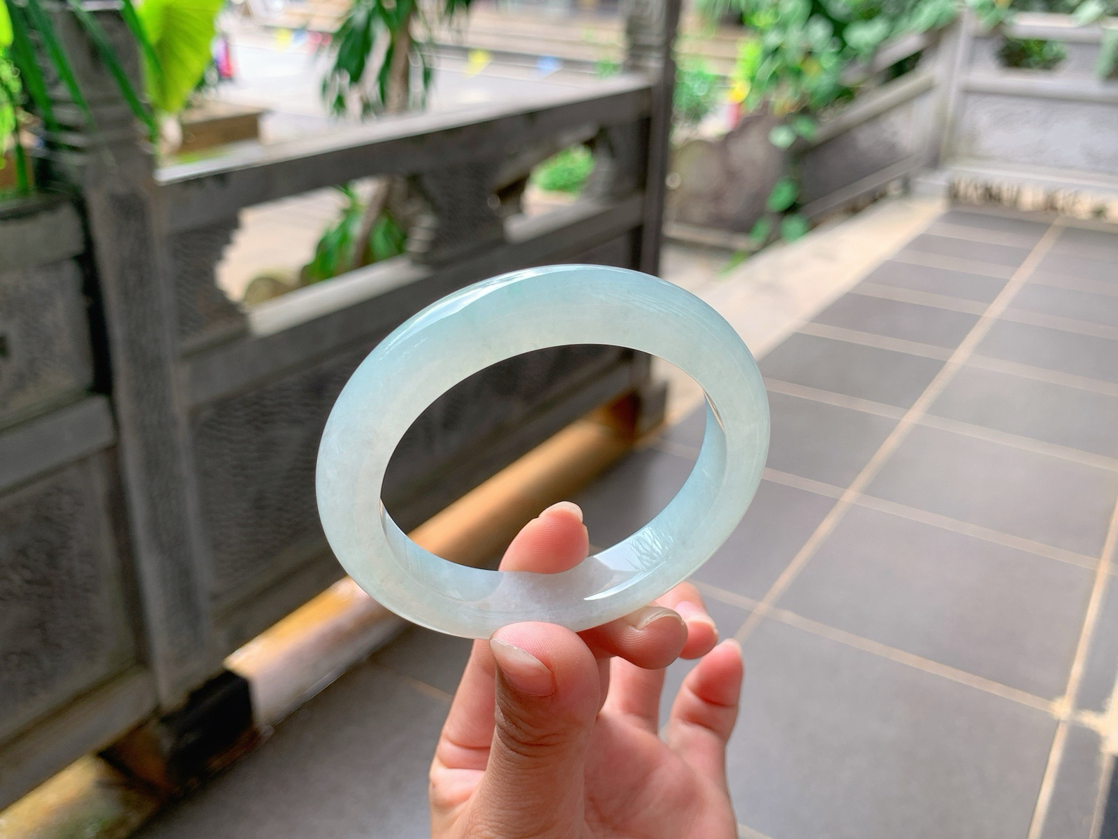 ｜56圈口
底妆色系淡淡的，清清甜甜的感觉，清雅水水润润