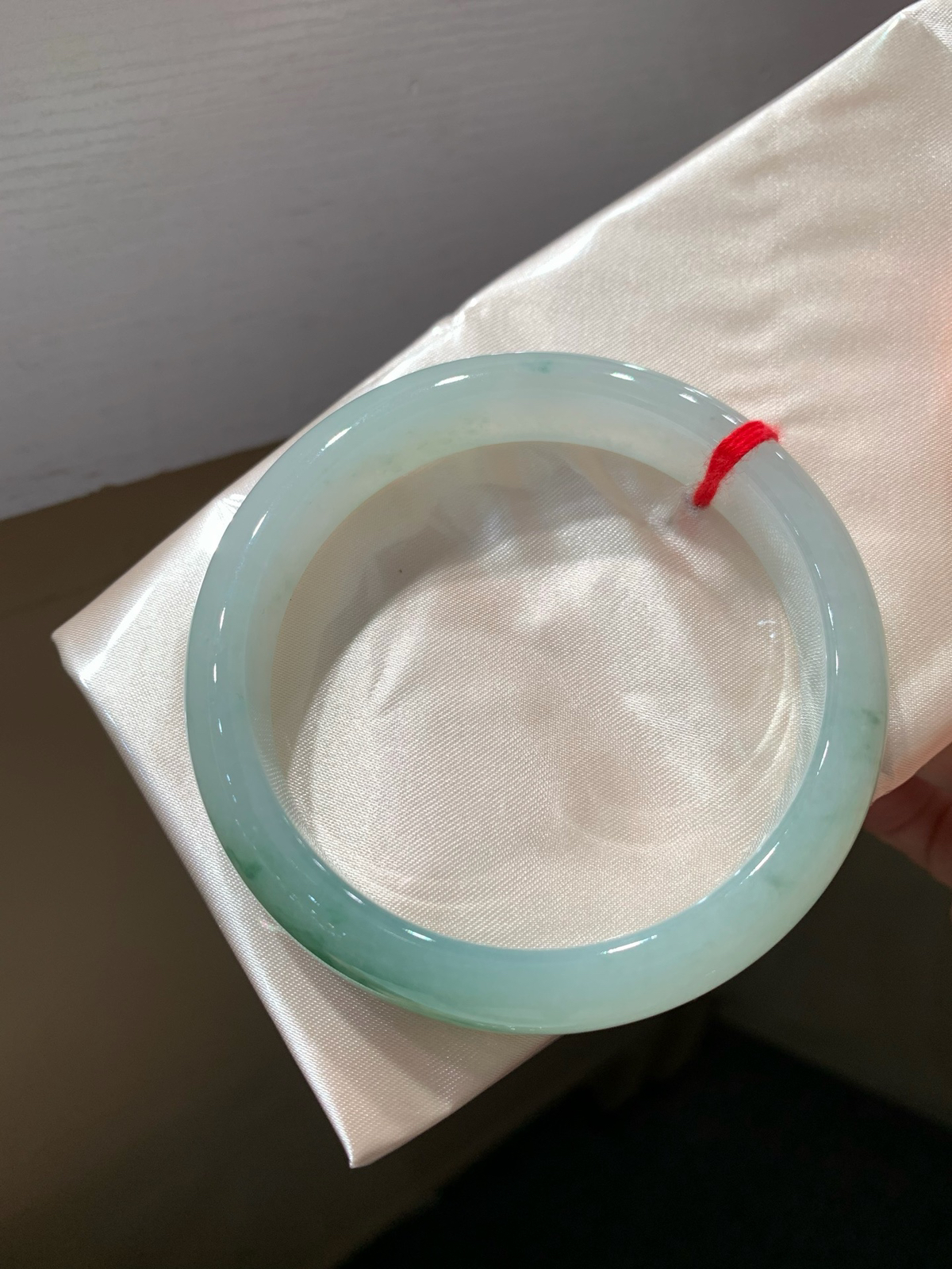 尺寸59.8/13.2/7.9，细糯手镯
水润细腻 清新甜美
TG-1115-480