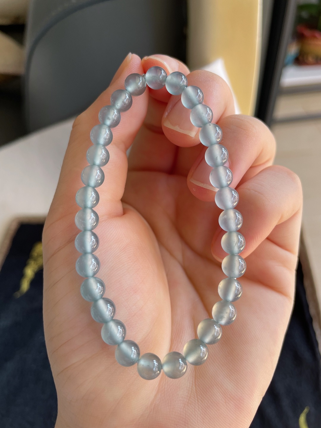 天然翡翠A货，冰种天空蓝手串，尺寸：5.8mm。【编3352】