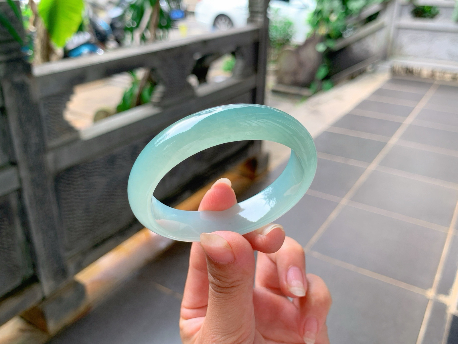 ｜53圈口
半山半水贵妃手镯，版型宽宽的，油润大气，胶胶润润的，