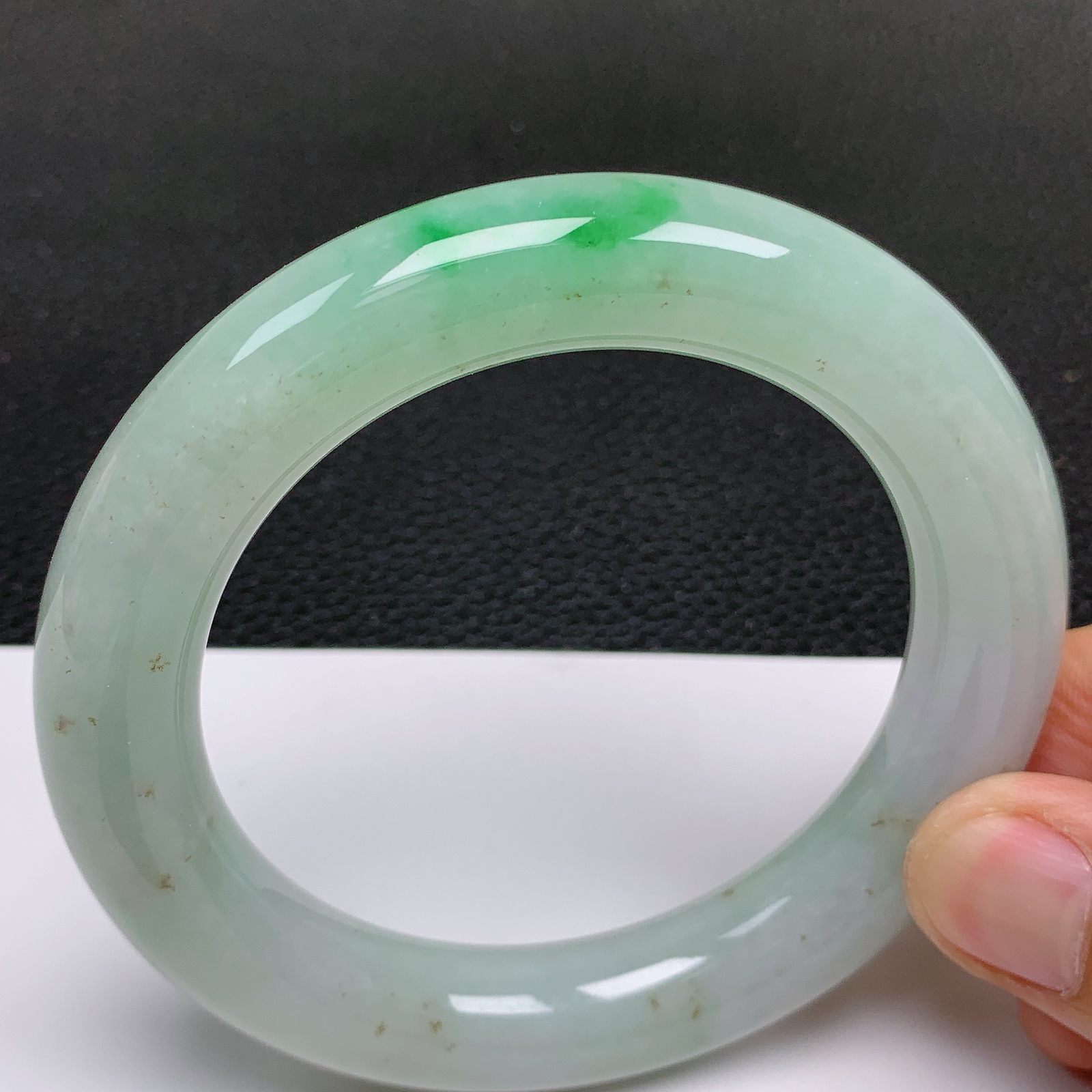 大圈口60～61 天然翡翠老坑冰润双彩飘绿胖圆条手镯 尺寸60.5*12.8*13mm