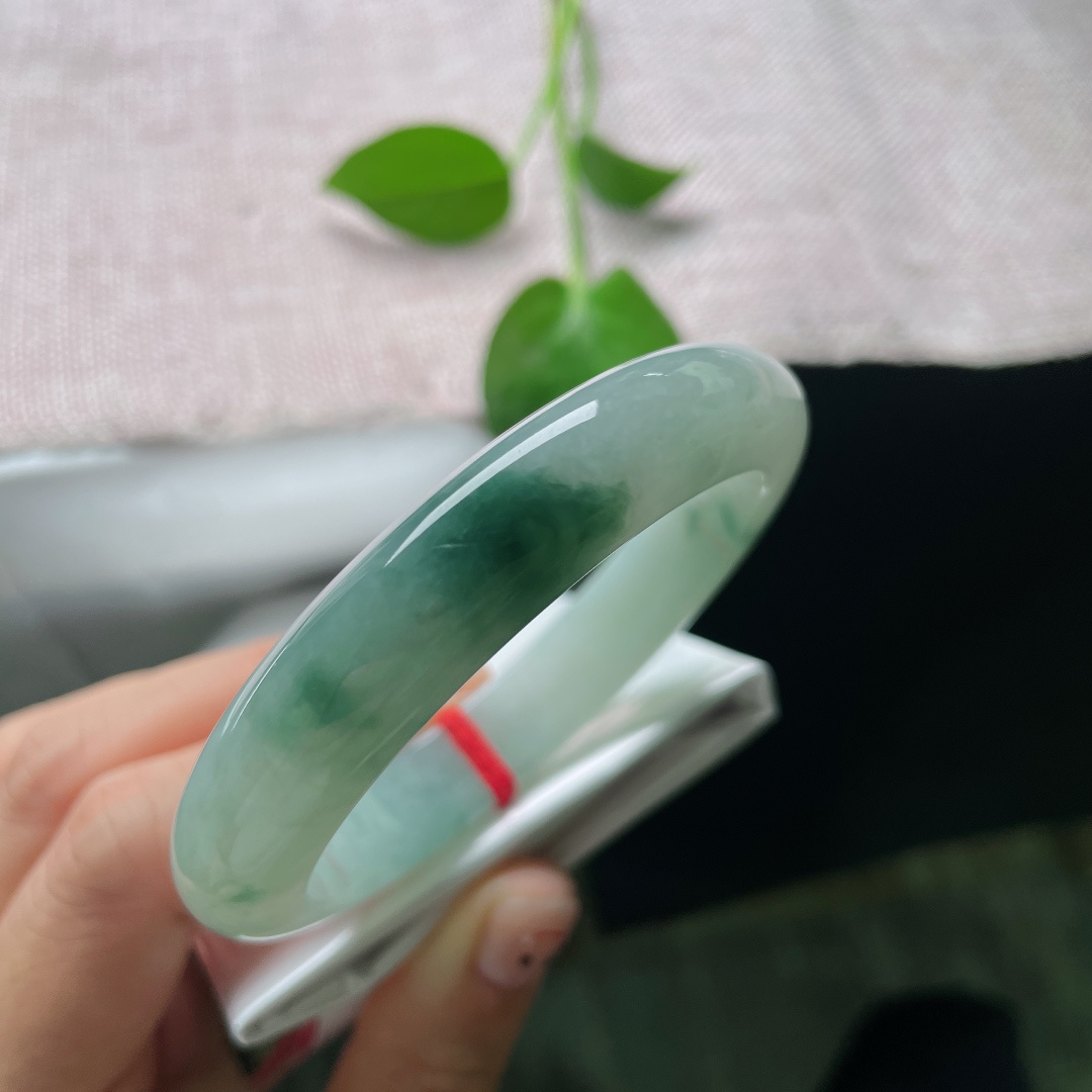 56.2/11.7/8.9飘花正圈，种老，抬手是水墨画，落腕是时光凝成的诗。无裂，ss53797a