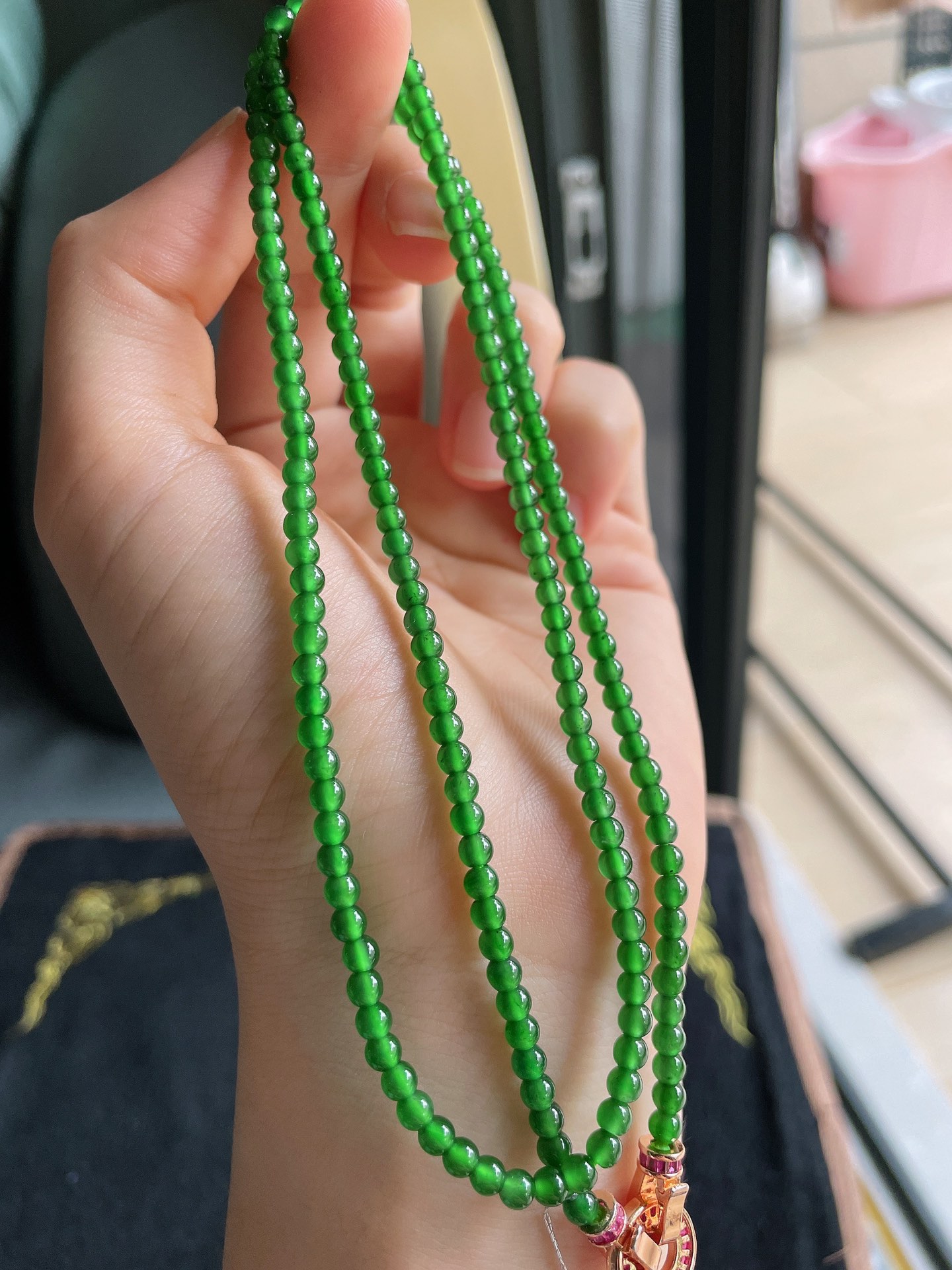 天然翡翠A货，冰满绿小米珠珠链，尺寸：3.5mm182颗。-1078