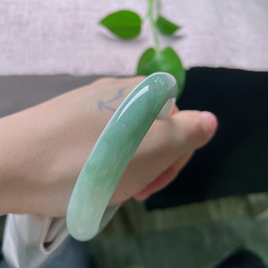 56.5/11.4/7.5，绿底正圈，水头好，种老，儒雅随和，上手温婉，洒金，ss54096a