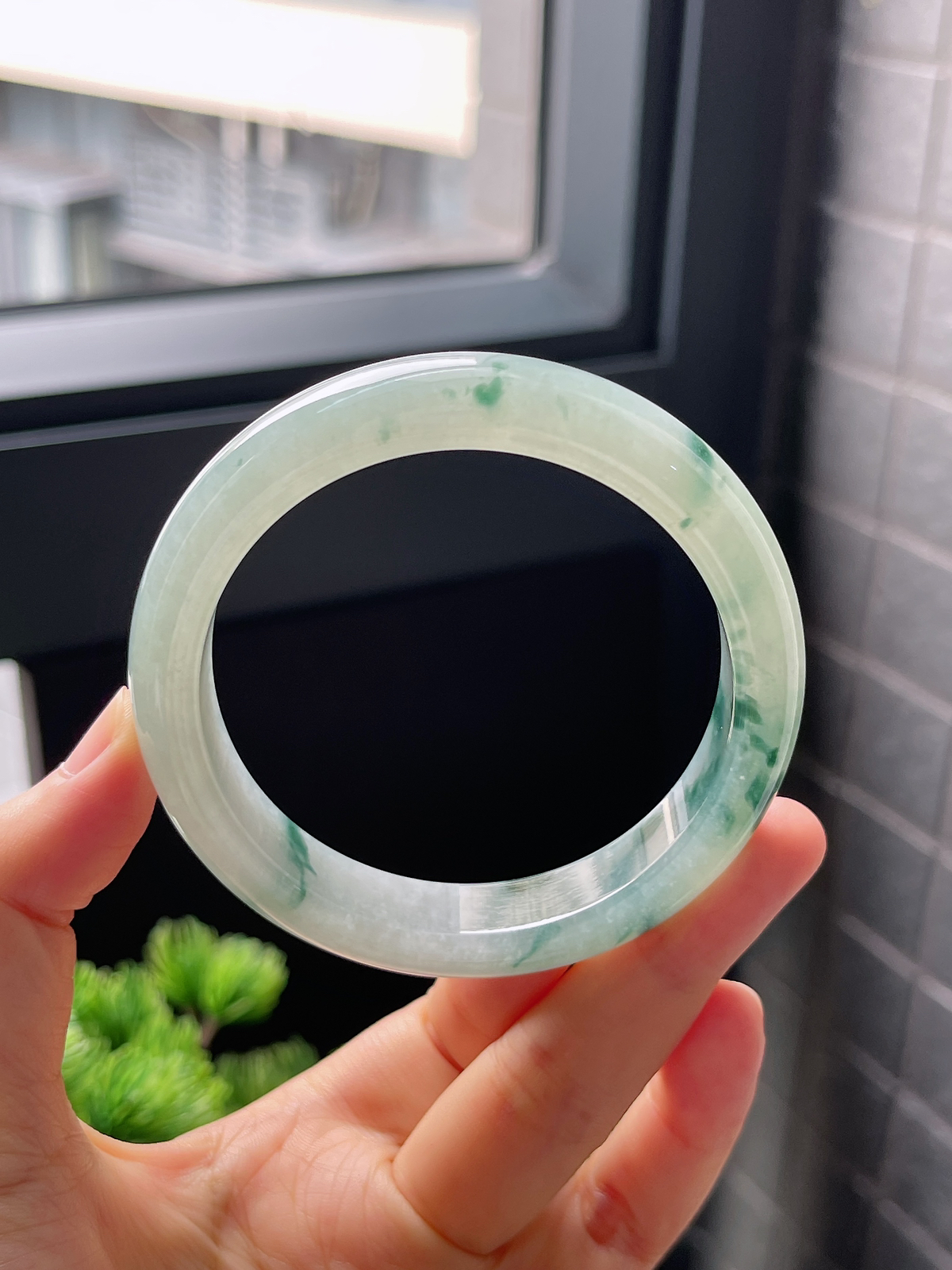 圈口57.3，冰糯飘花翡翠正圈手镯