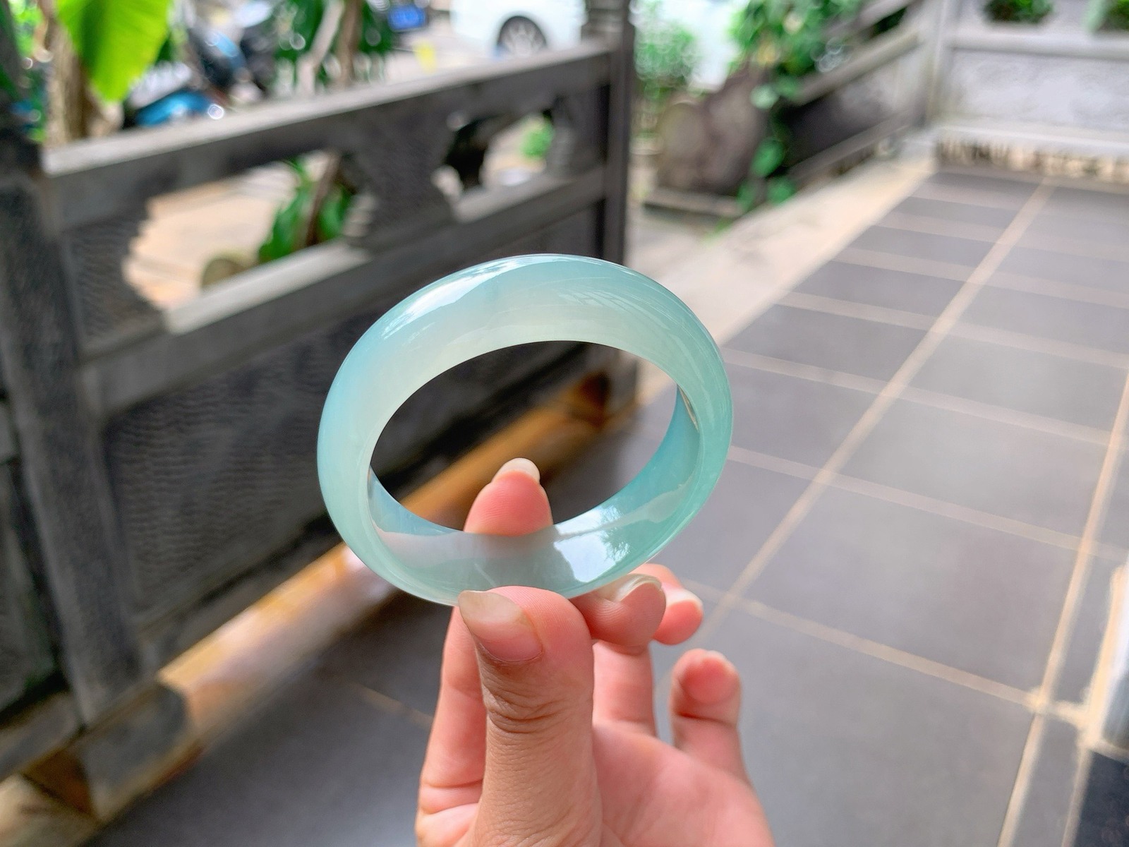 ｜53圈口
半山半水贵妃手镯，版型宽宽的，油润大气，胶胶润润的，