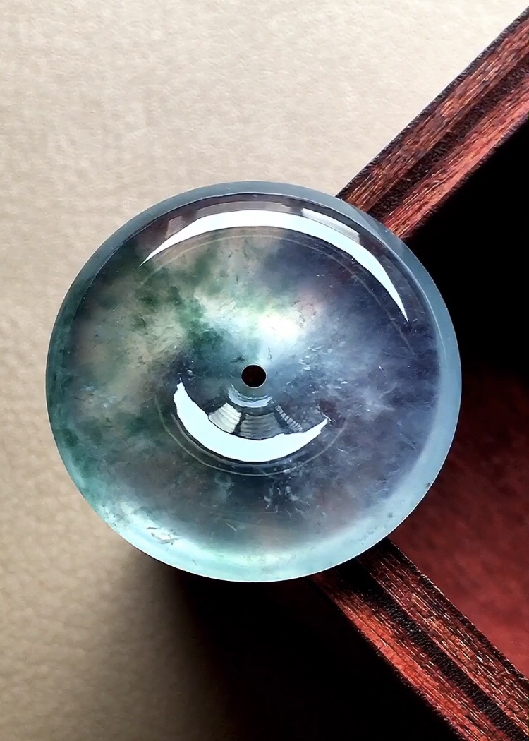 ️ 玻璃种飘彩怀古 飘彩十分漂亮，灵动无比，种老，光感十足，尺寸20.8*5