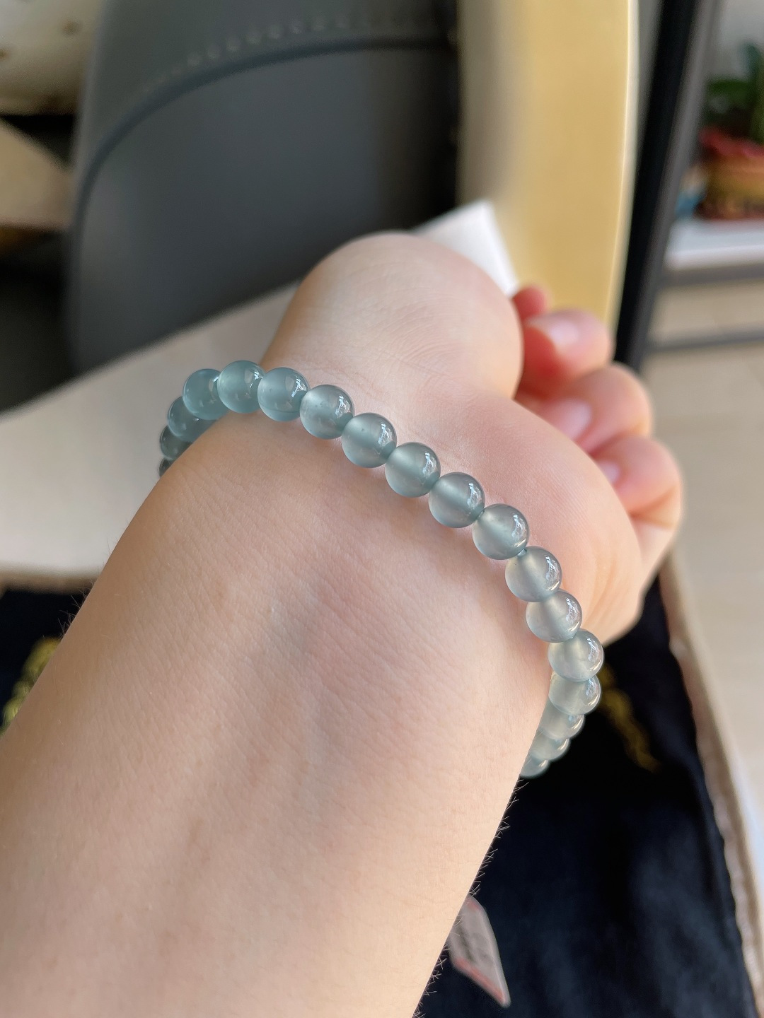 天然翡翠A货，冰种天空蓝手串，尺寸：5.8mm。【编3352】