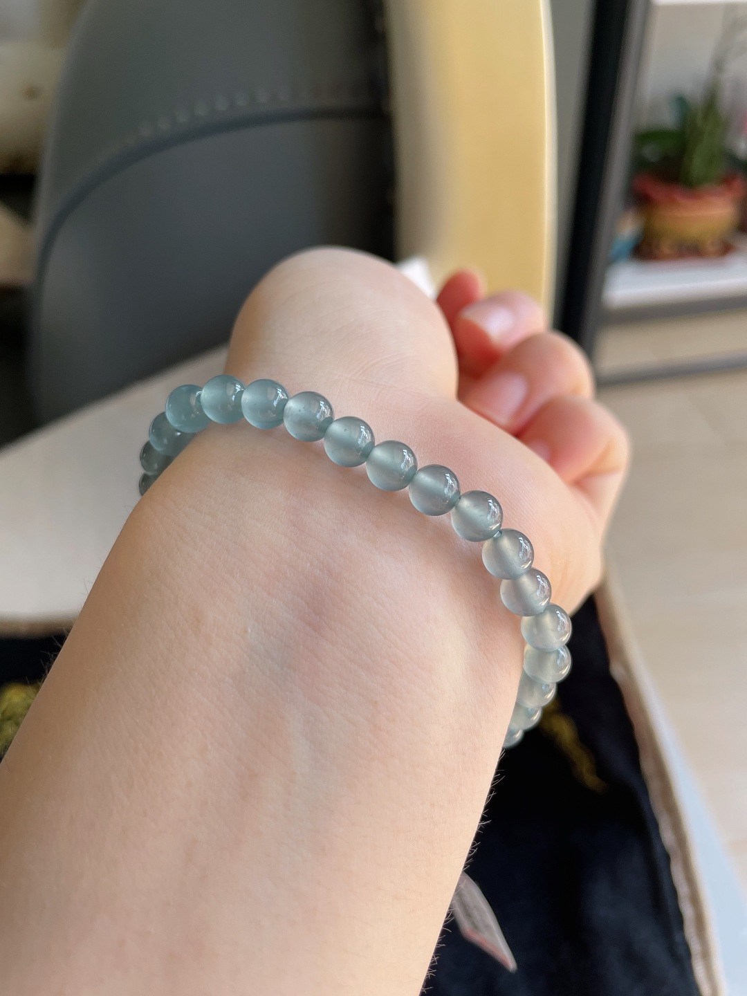 天然翡翠A货，冰种天空蓝手串，尺寸：5.8mm。【编3352】