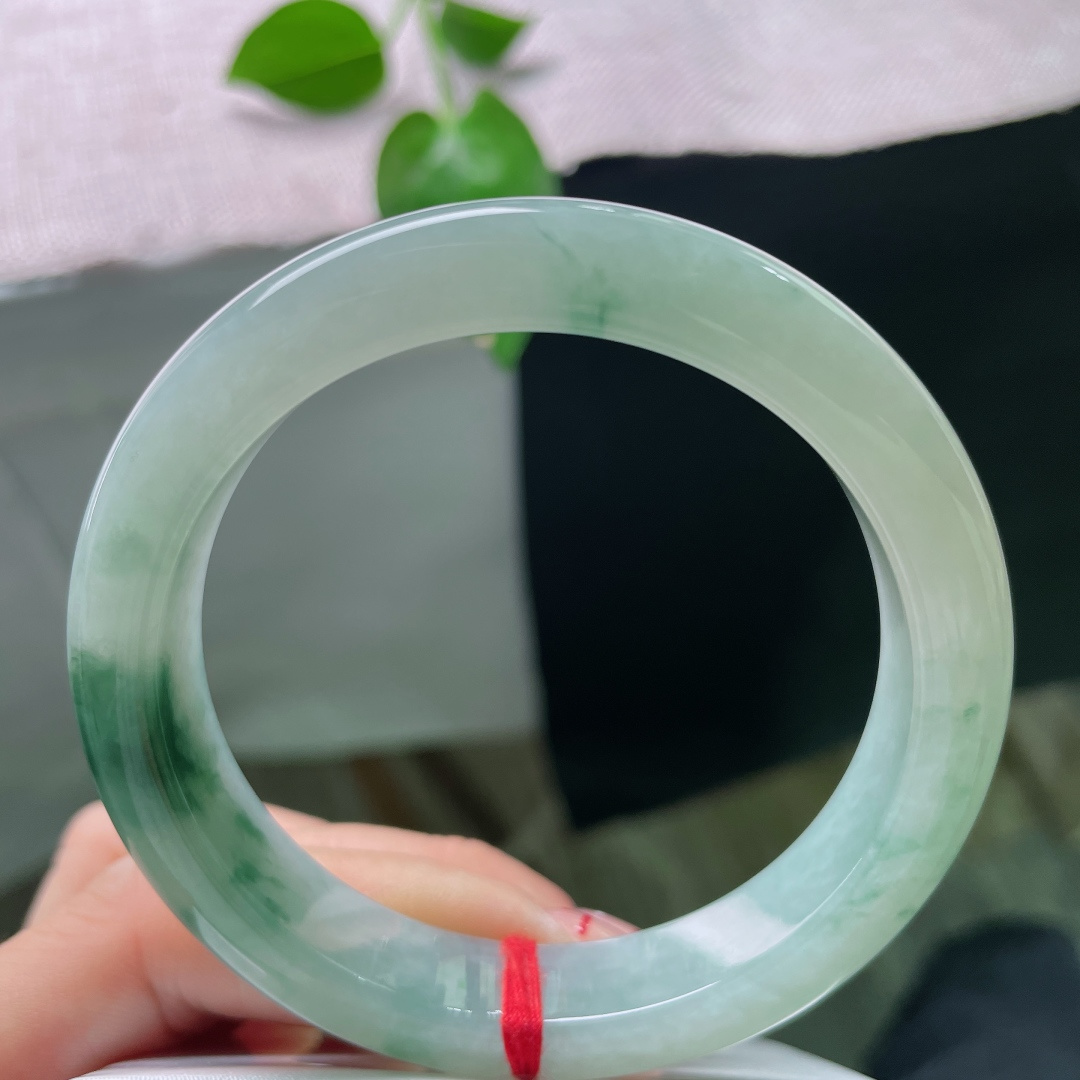 56.2/11.7/8.9飘花正圈，种老，抬手是水墨画，落腕是时光凝成的诗。无裂，ss53797a