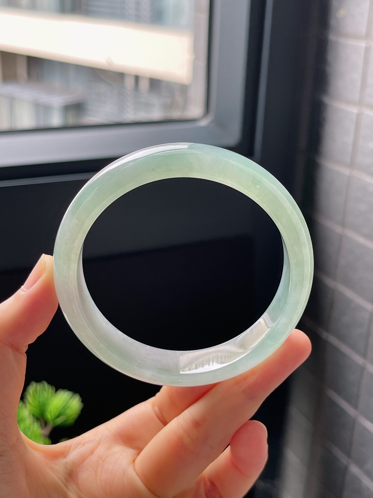 圈口59，冰糯浅绿色翡翠正圈手镯