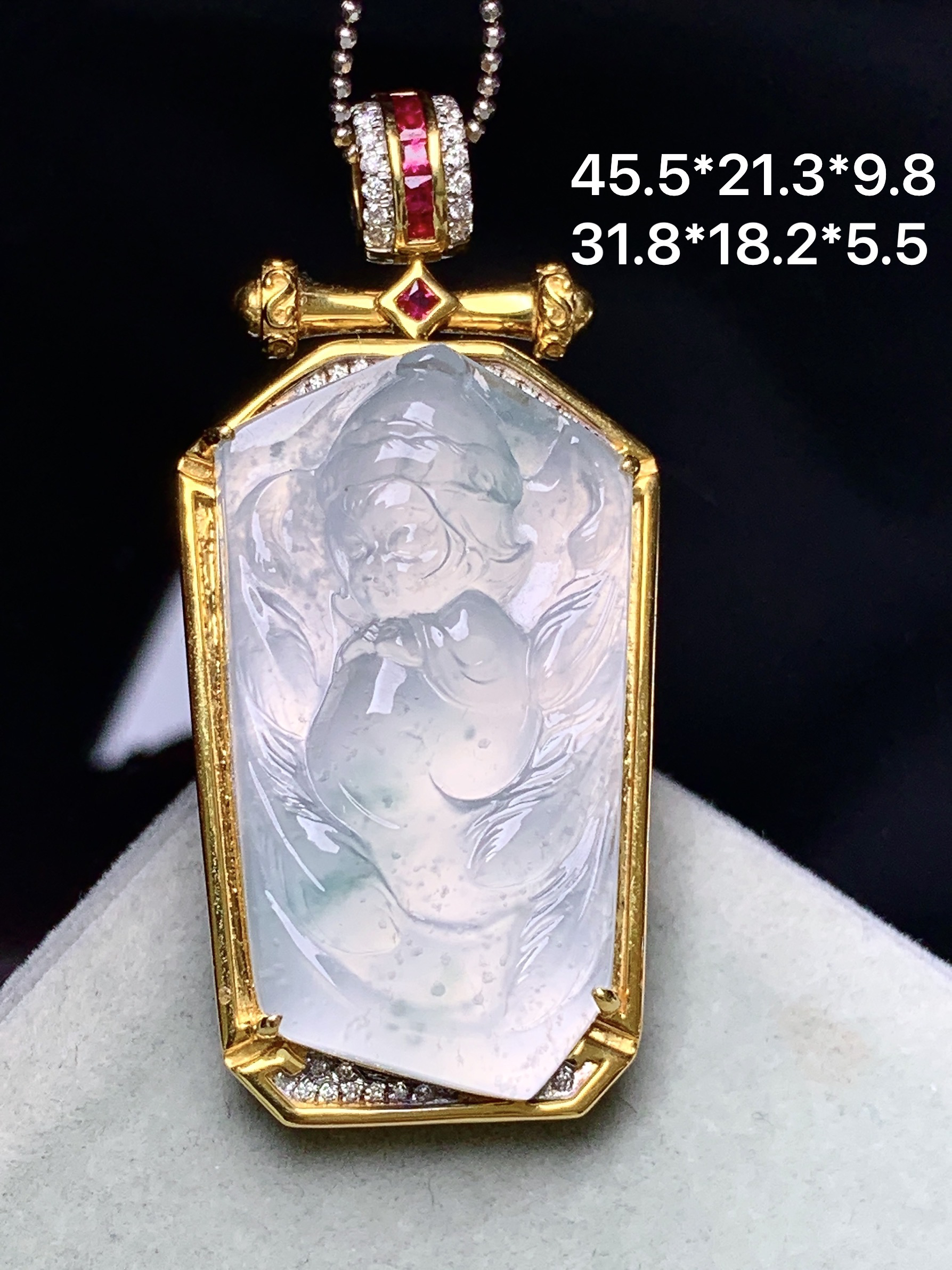 18k金钻镶嵌冰种天使宝宝吊坠 玉质细腻 色泽艳丽清新 整体尺寸45.5*21.3*9.8 m5