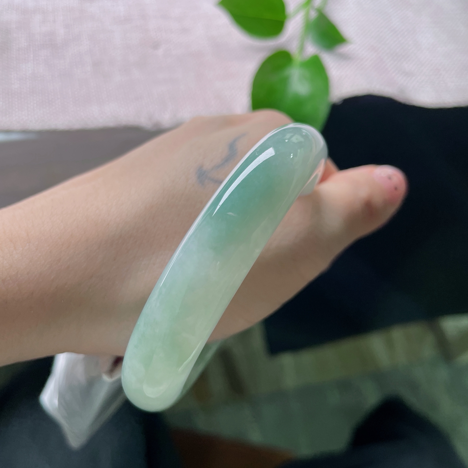 58.6/13.2/8.3，绿底正圈，清润通透，种老，佩戴大气端庄，耐看ss52310a