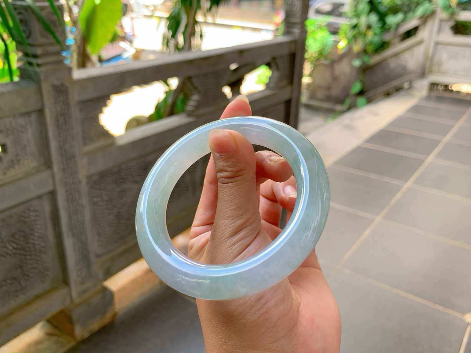🪻｜58圈口
冰春彩福镯，条粗:12.4，大胖圆条，特别的大气，水汪汪的，像一幅画卷