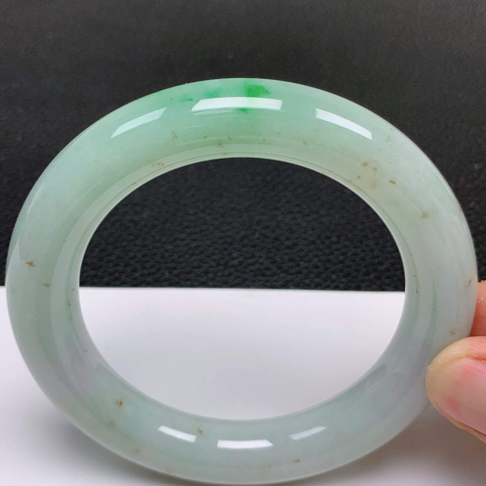 大圈口60～61 天然翡翠老坑冰润双彩飘绿胖圆条手镯 尺寸60.5*12.8*13mm