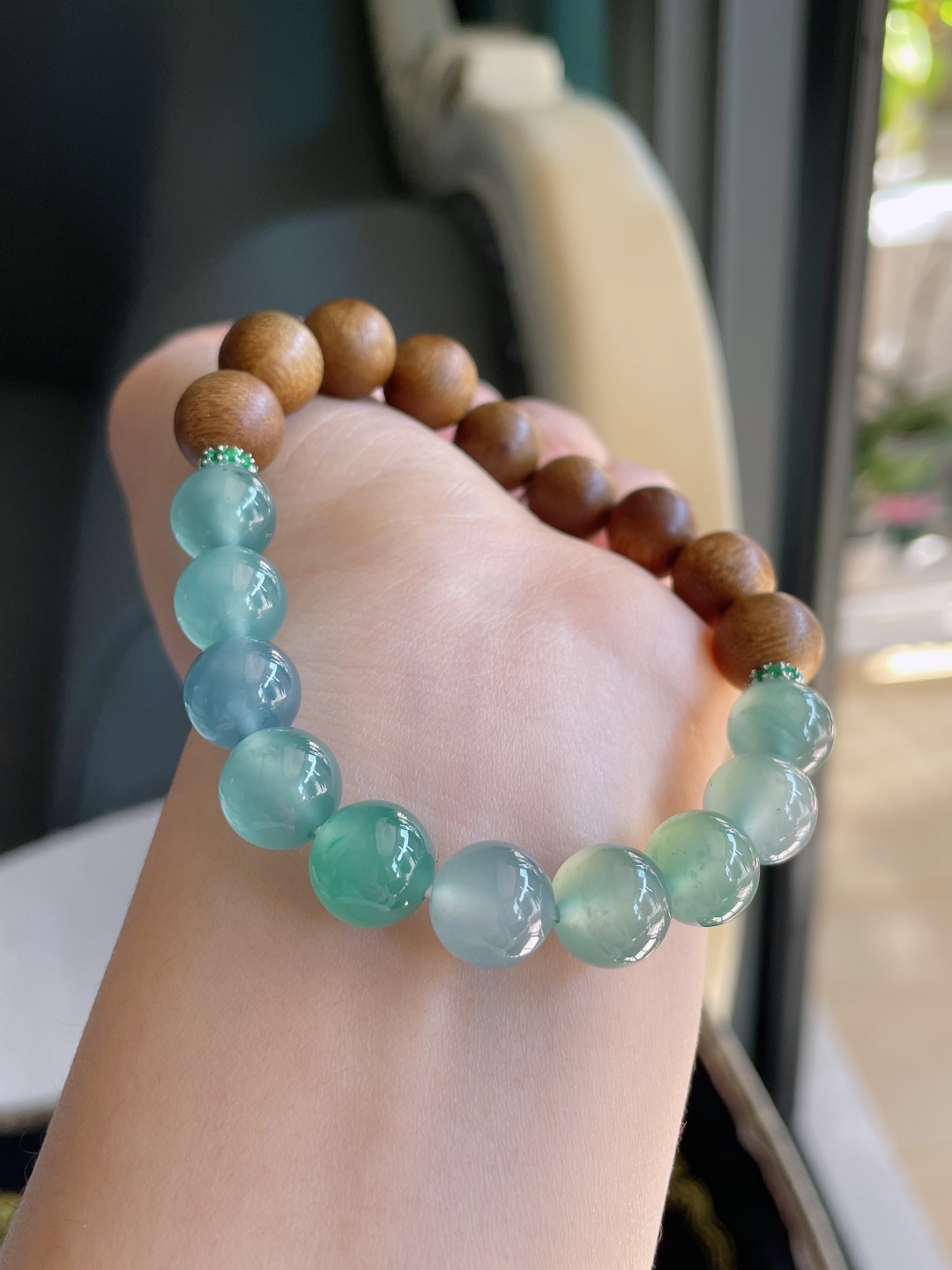 天然翡翠A货，冰多宝搭配沉香木手串，尺寸：10mm。【编3865】