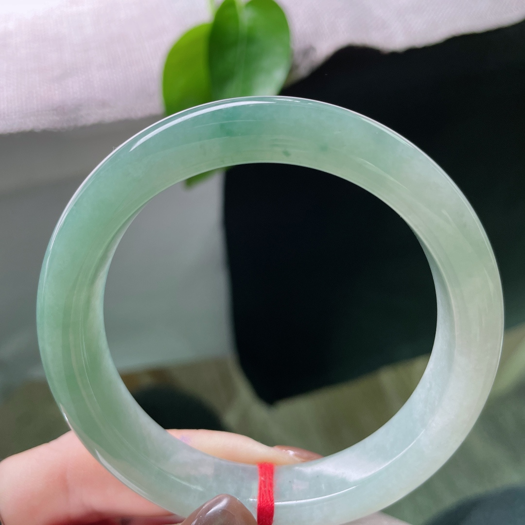 58.3/12.6/9.1，浅绿底正圈。颜色由浅入深过渡自然，可盐可甜，种老，乌鸡，无裂，ss529