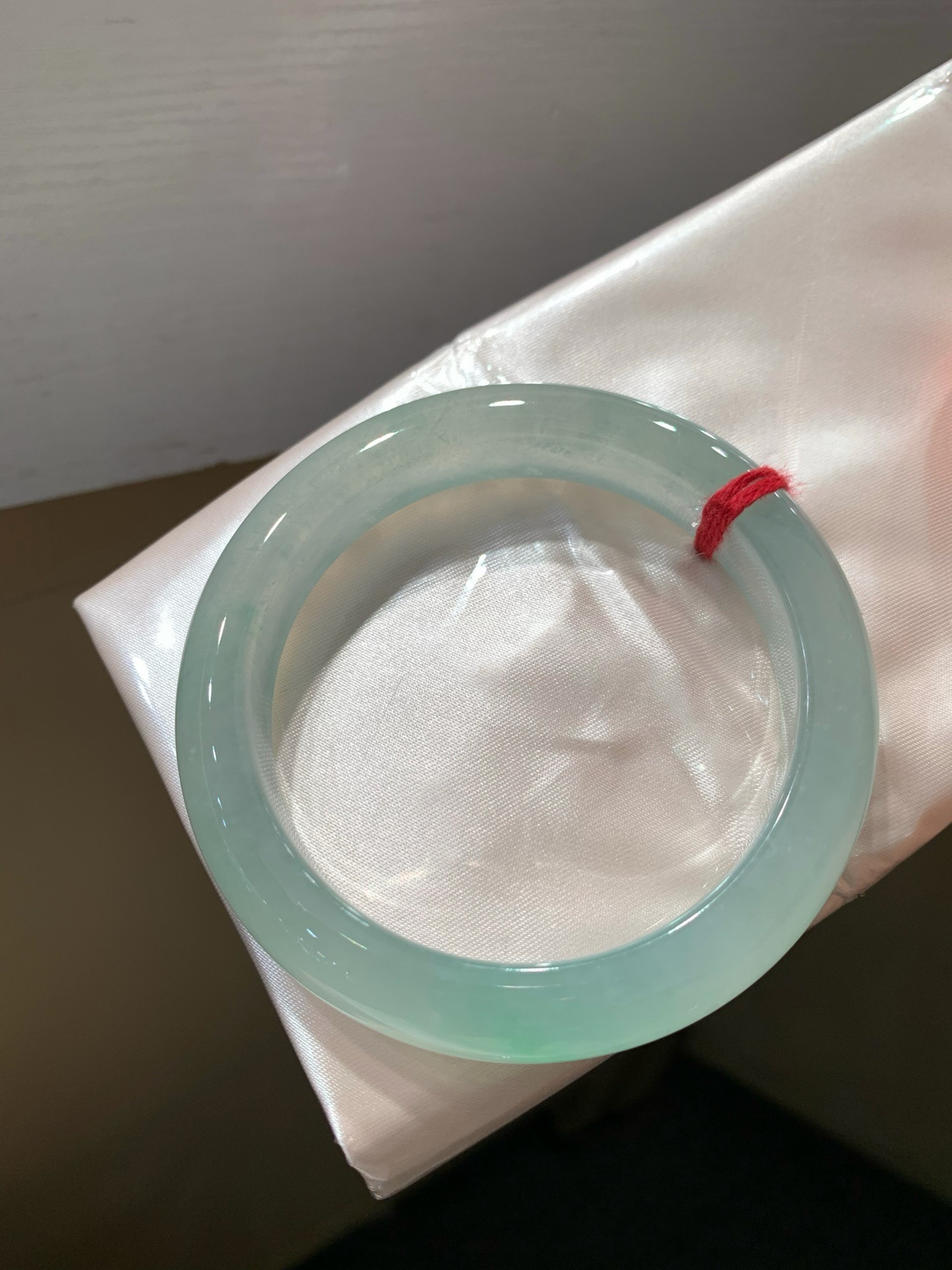 尺寸56.3/11.9/9.1，冰种手镯
水润细腻 清新甜美 冰透