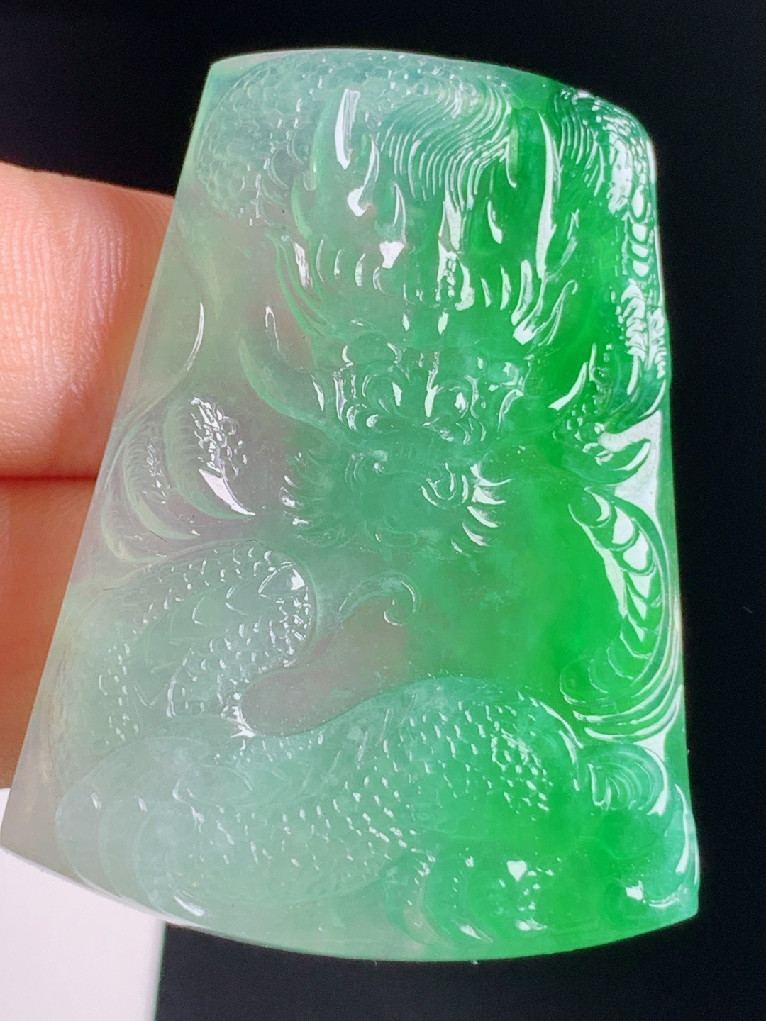 ️  阳绿龙牌，种水冰润阳绿俏色，雕工霸气寓意龙腾盛世