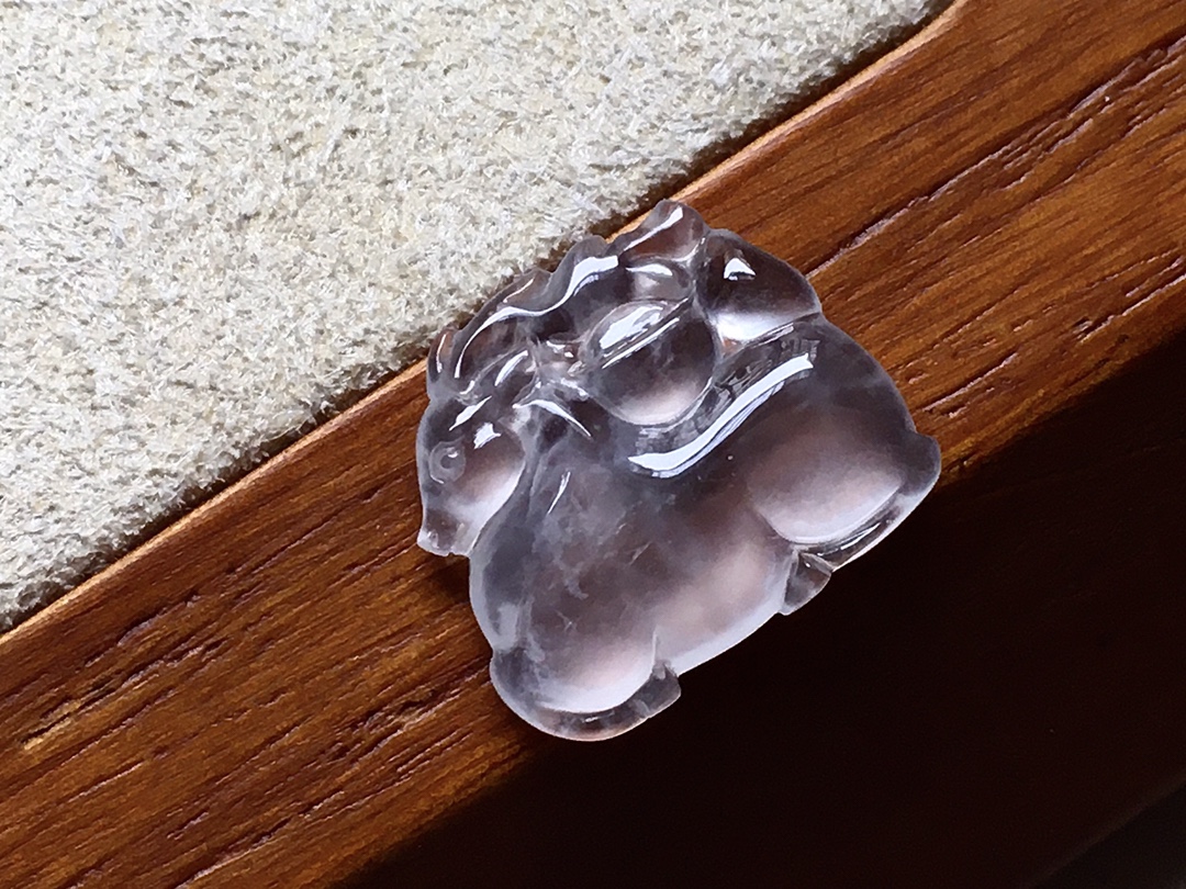 ️ 玻璃种麋鹿 冰透感十足，白皙透亮，尺寸12.8*15*3
