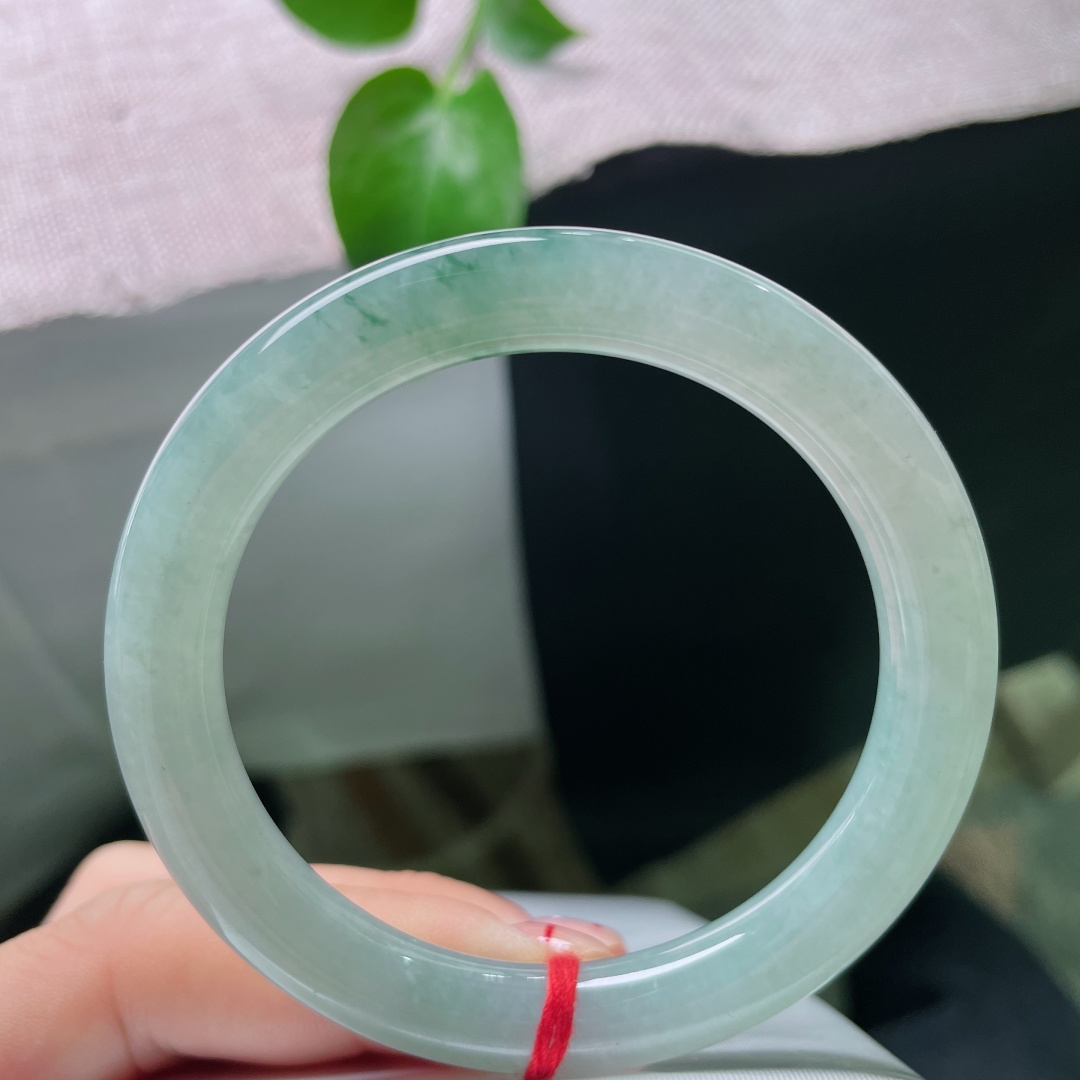 飘花圆条，水润细腻，悠悠的云里有淡淡的诗，贵气，无裂，ss53078a