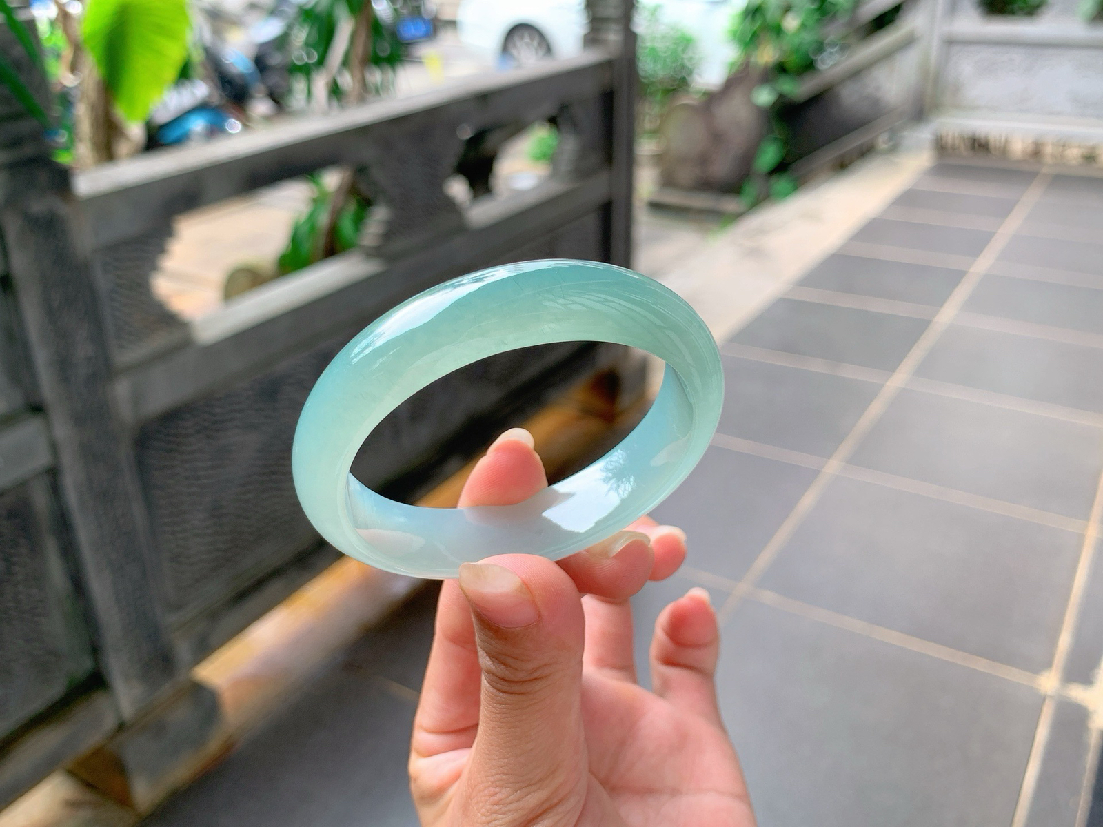 ｜53圈口
半山半水贵妃手镯，版型宽宽的，油润大气，胶胶润润的，