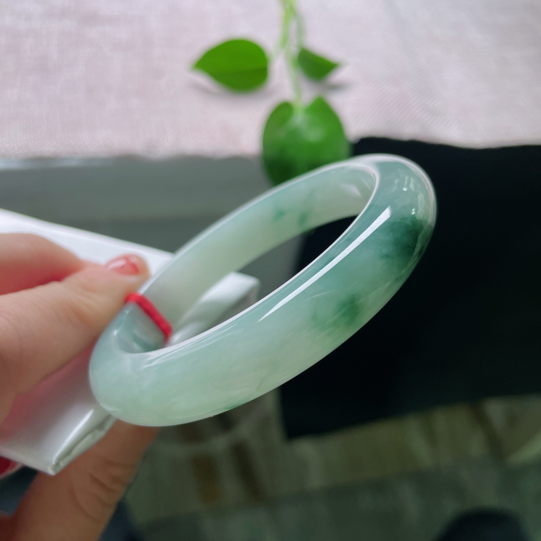 56.2/11.7/8.9飘花正圈，种老，抬手是水墨画，落腕是时光凝成的诗。无裂，ss53797a