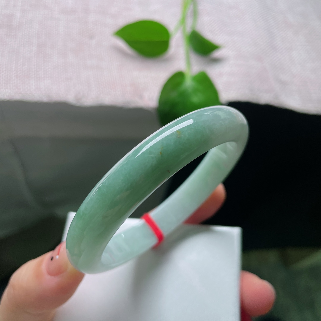 56.5/11.4/7.5，绿底正圈，水头好，种老，儒雅随和，上手温婉，洒金，ss54096a