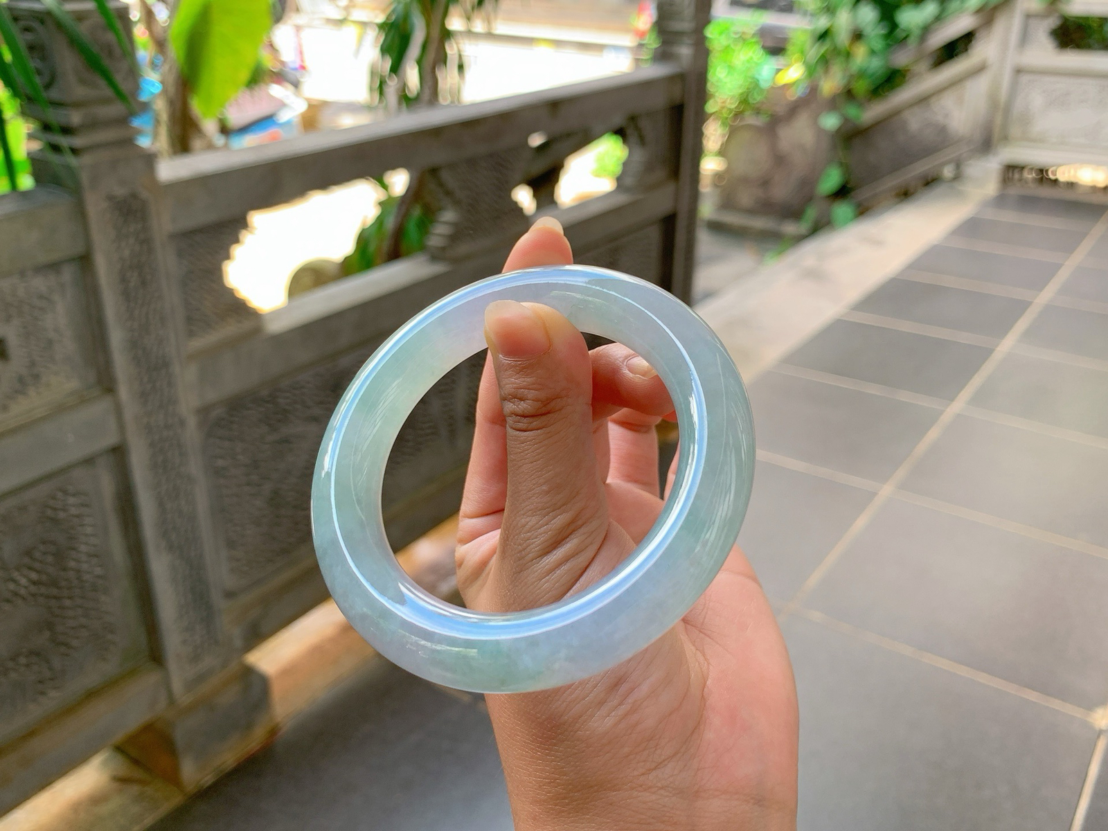 🪻｜58圈口
冰春彩福镯，条粗:12.4，大胖圆条，特别的大气，水汪汪的，像一幅画卷
