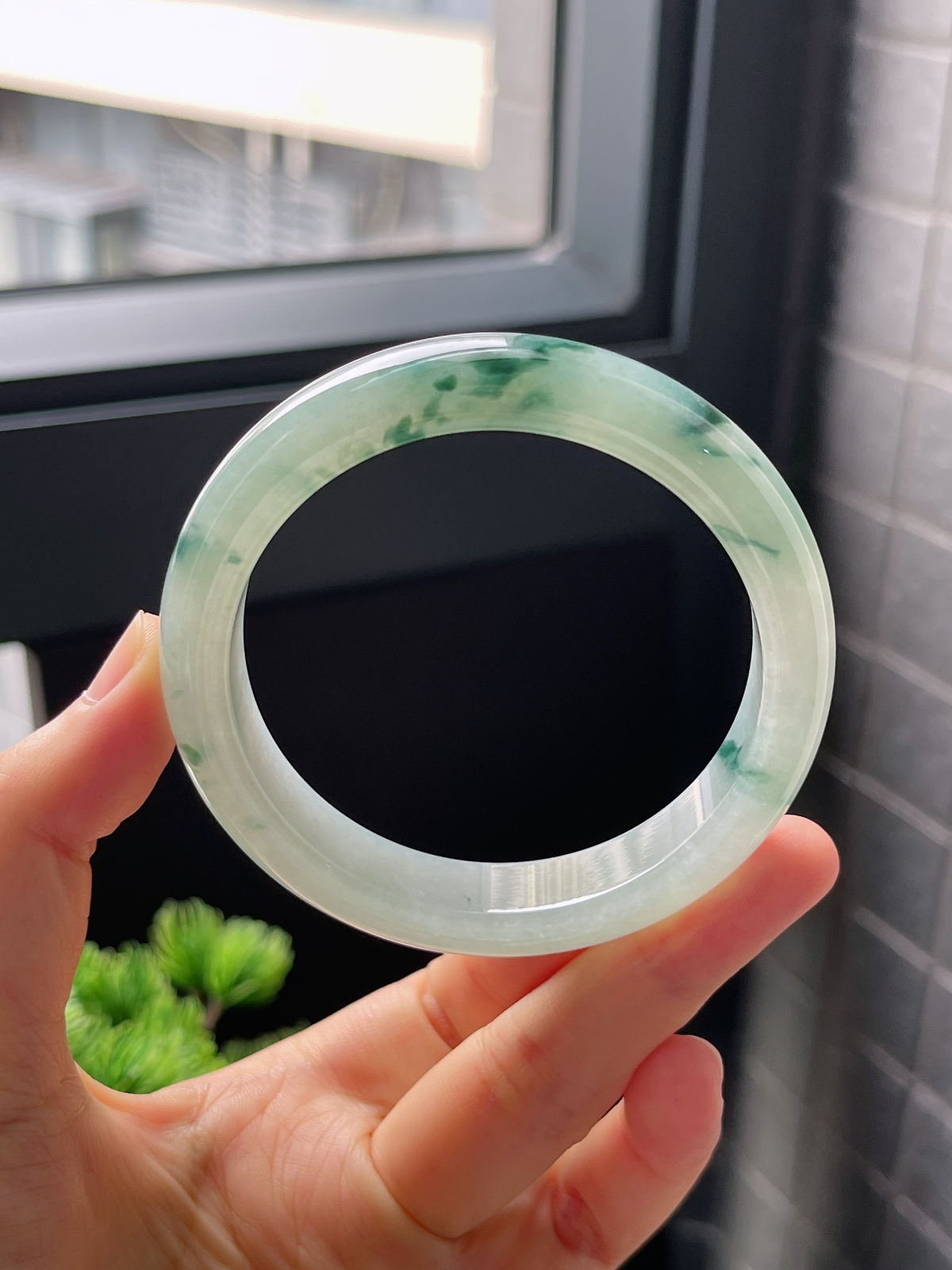 圈口57.3，冰糯飘花翡翠正圈手镯