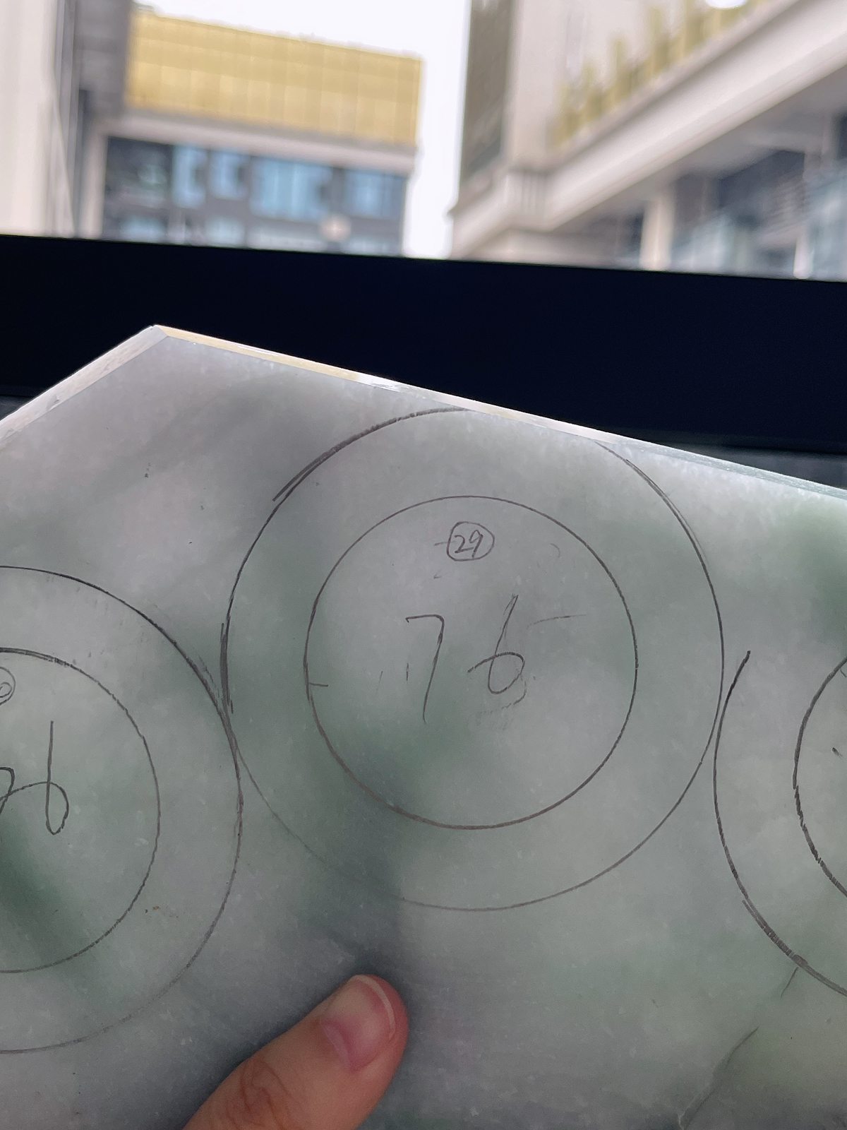 翡翠板料，⭕️正圈最大做60，圆条最大做56