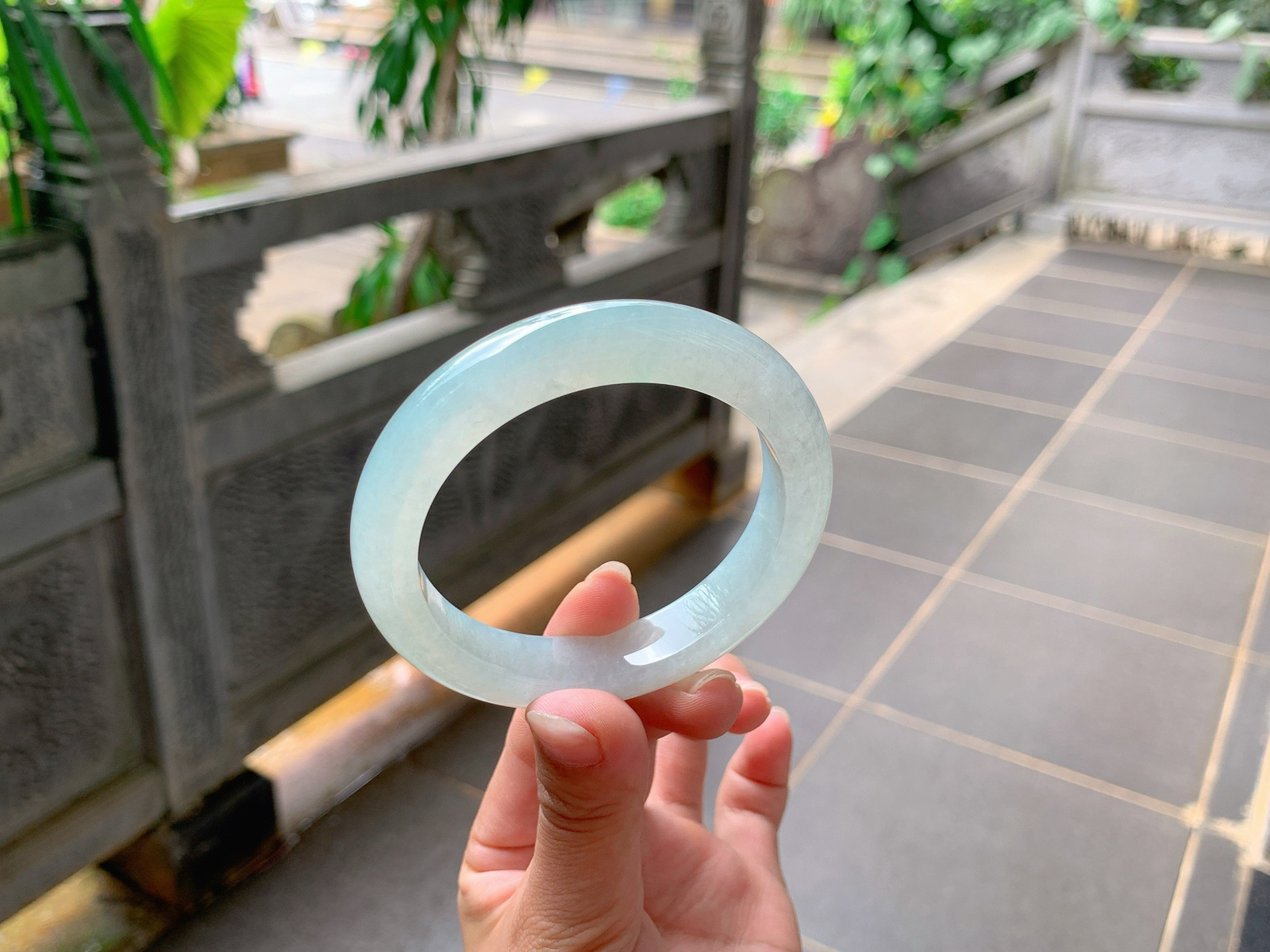 ｜56圈口
底妆色系淡淡的，清清甜甜的感觉，清雅水水润润