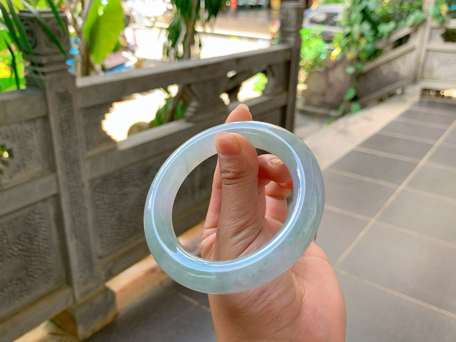 🪻｜58圈口
冰春彩福镯，条粗:12.4，大胖圆条，特别的大气，水汪汪的，像一幅画卷