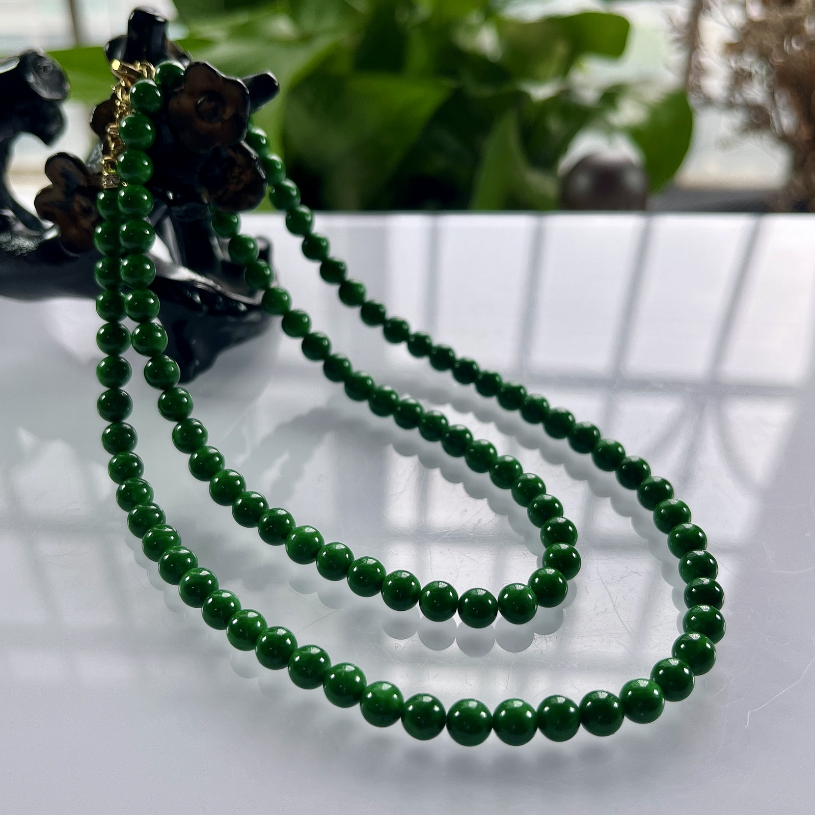 缅甸天然翡翠A货，卡5.7水润满绿辣绿圆珠项链，尺寸：5.7mm/100颗，长度600mm，重量：3