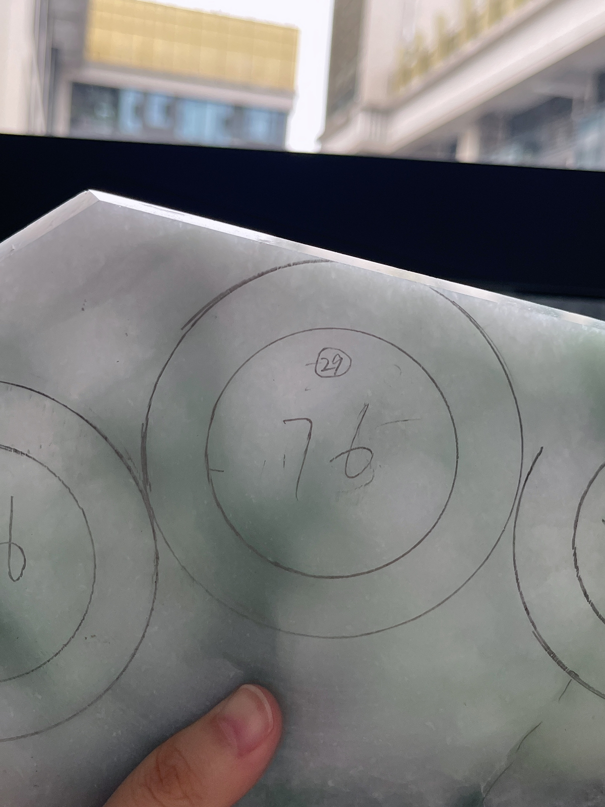 翡翠板料，⭕️正圈最大做60，圆条最大做56