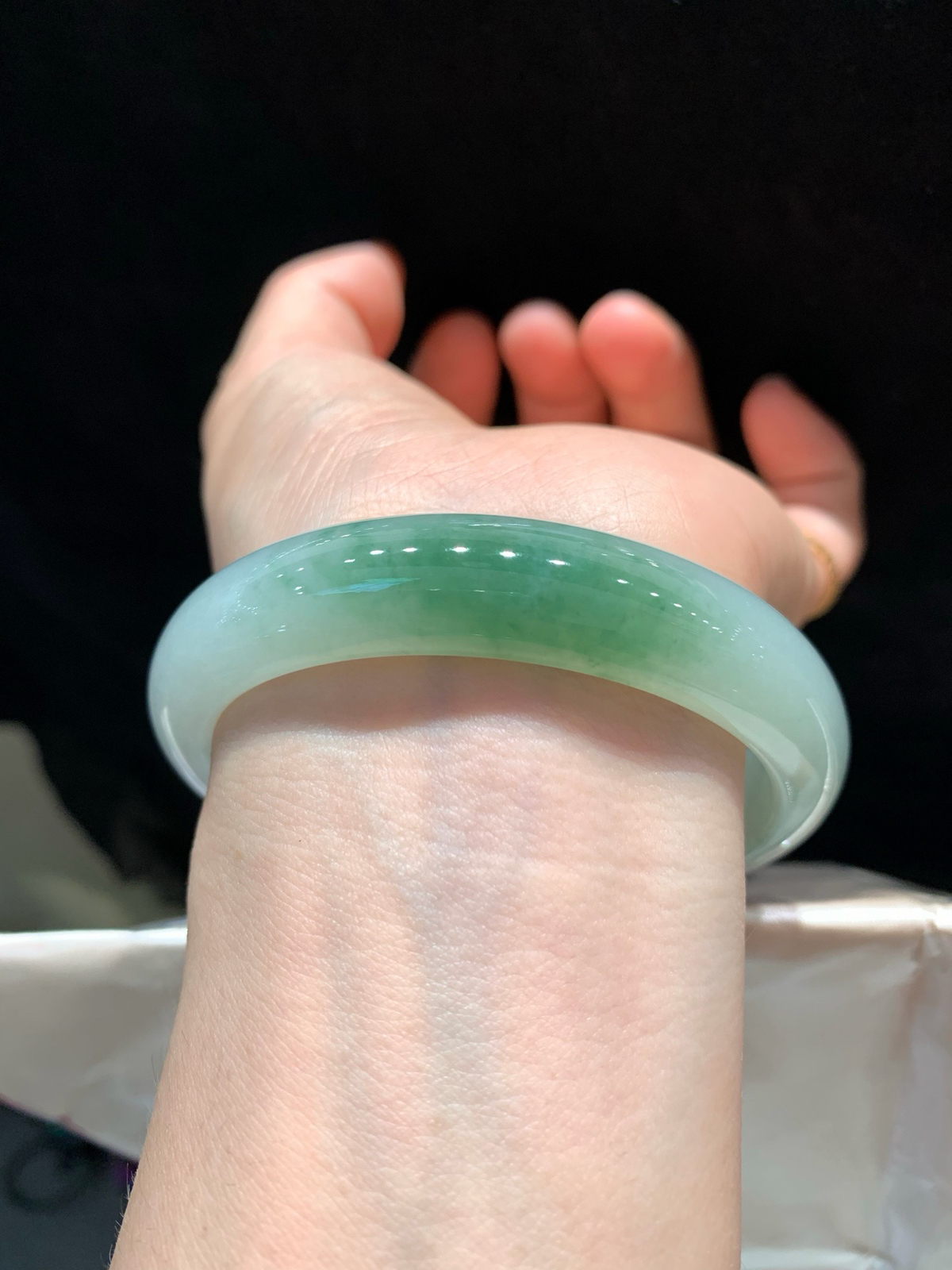 尺寸59.8/13.2/7.9，细糯手镯
水润细腻 清新甜美
TG-1115-480