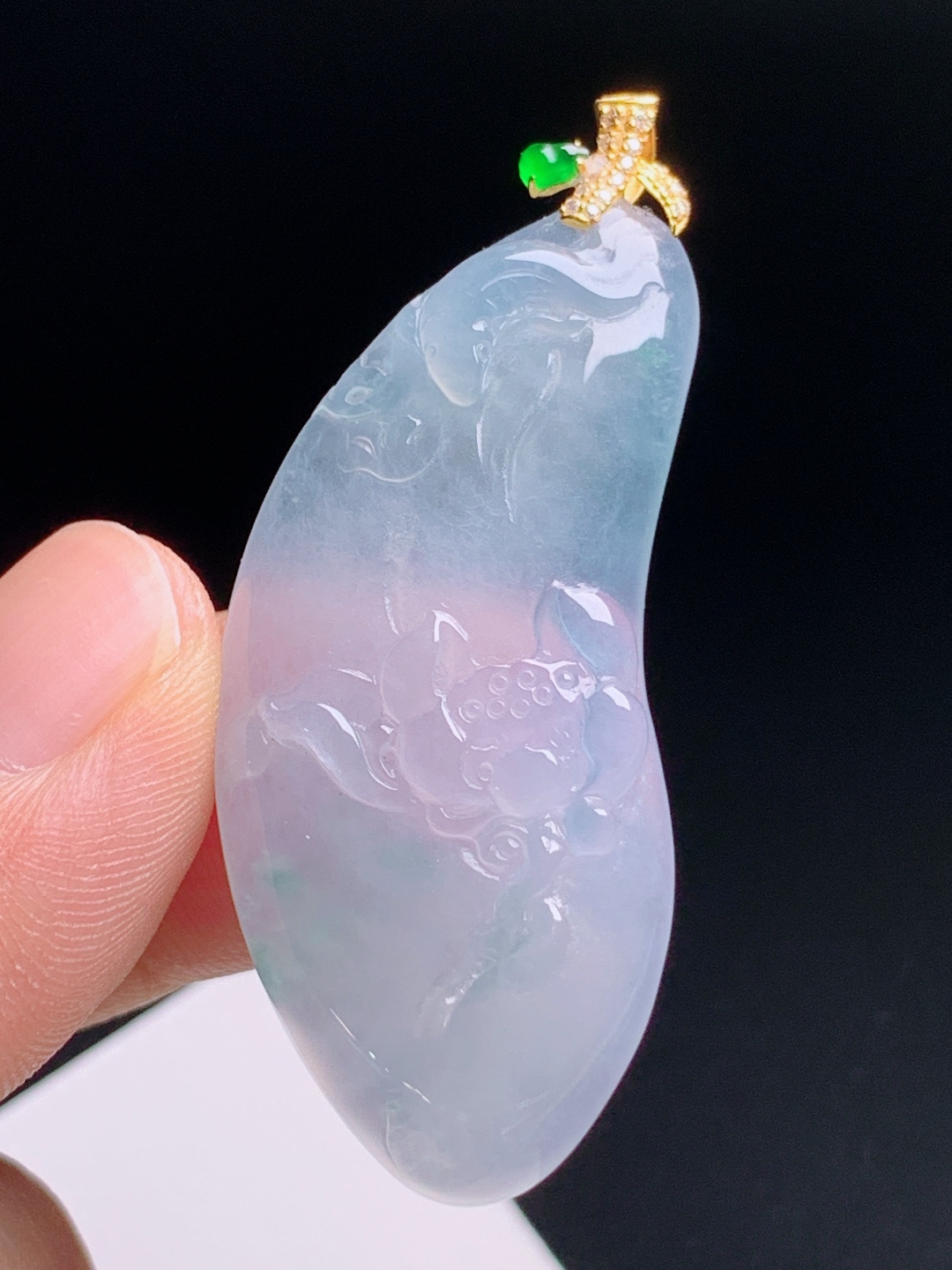 ️ 随形荷花吊坠，起光冰透意境清雅，18K金伴绿蛋设计独特 0806