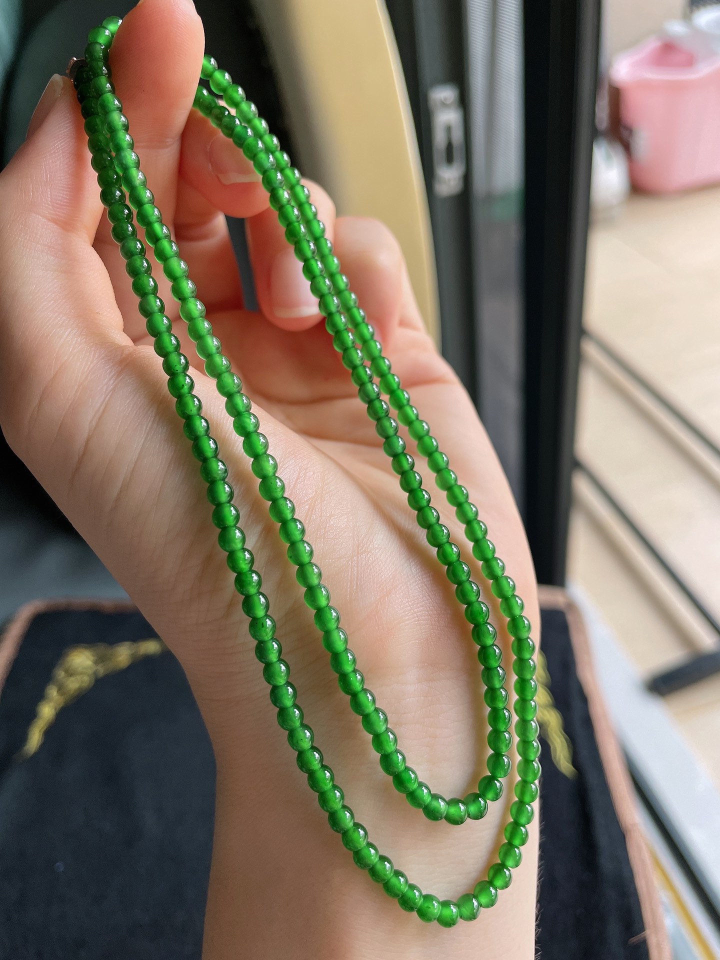 天然翡翠A货，冰满绿小米珠珠链，尺寸：3.5mm182颗。-1078