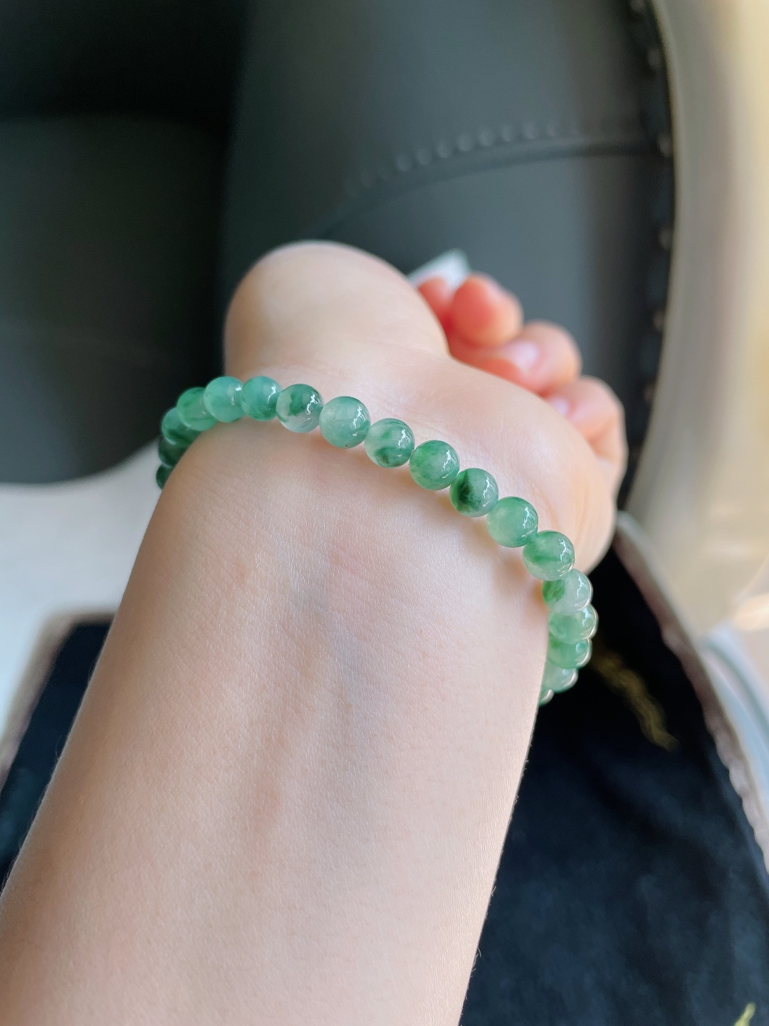 缅甸天然翡翠A货，冰飘花手串，尺寸：5.7mm。【编3754】