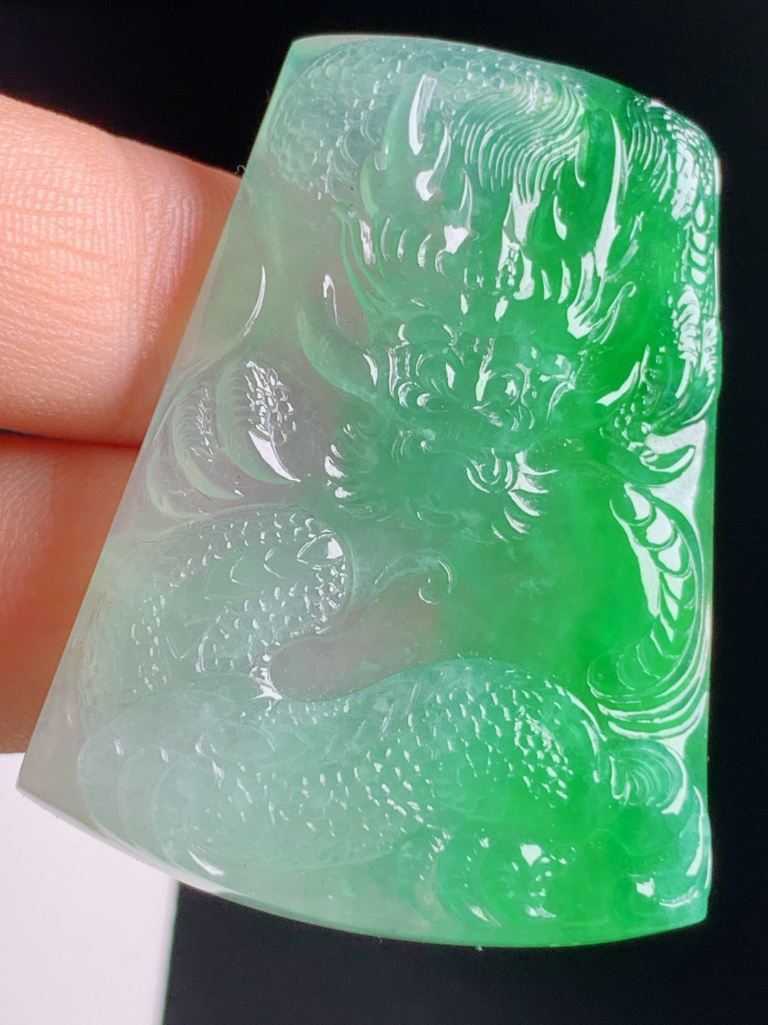 ️  阳绿龙牌，种水冰润阳绿俏色，雕工霸气寓意龙腾盛世
