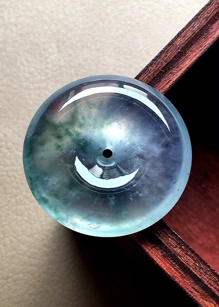 ️ 玻璃种飘彩怀古 飘彩十分漂亮，灵动无比，种老，光感十足，尺寸20.8*5