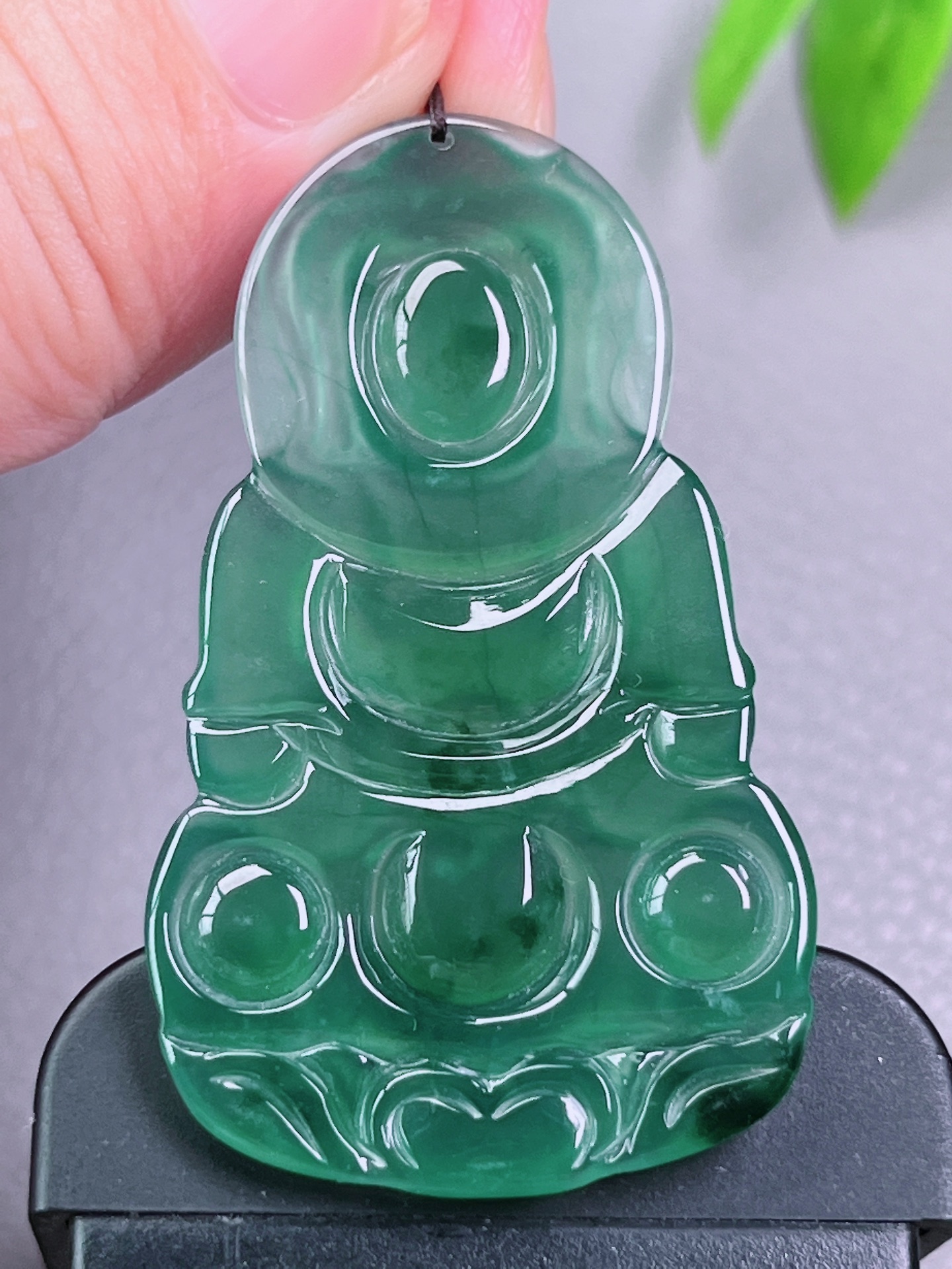 冰观音，玉质漂亮，冰透水润，起荧光，尺寸：50-30-4