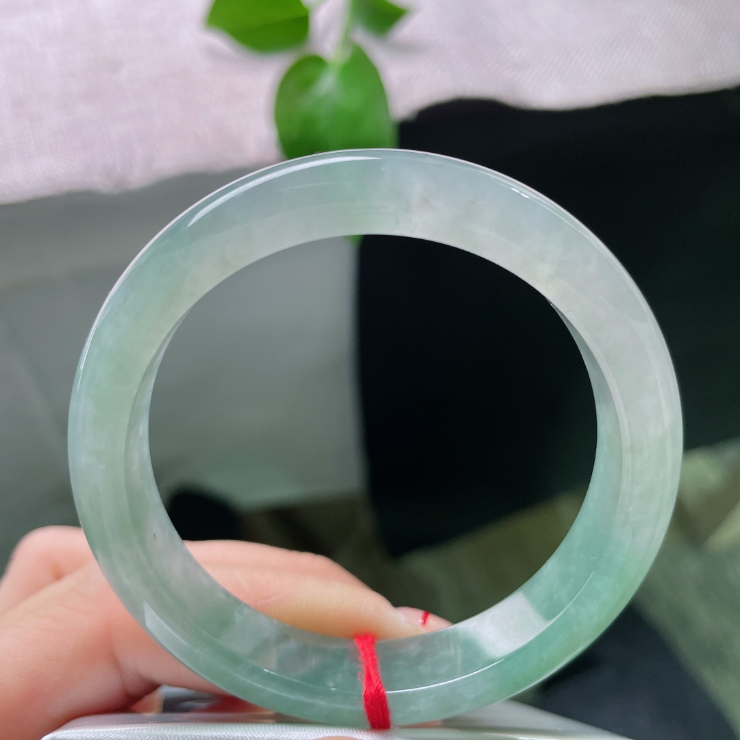53.3/11.5/7.9，湖水蓝正圈，冰油，种老，清透泛光，神秘又优雅，一点皮纹，ss53402a