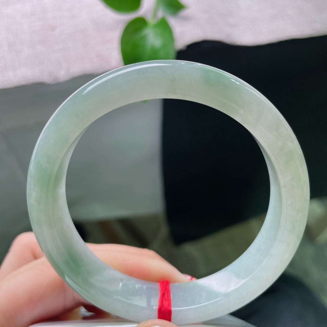 58.6/13.2/8.3，绿底正圈，清润通透，种老，佩戴大气端庄，耐看，无裂，ss52310a