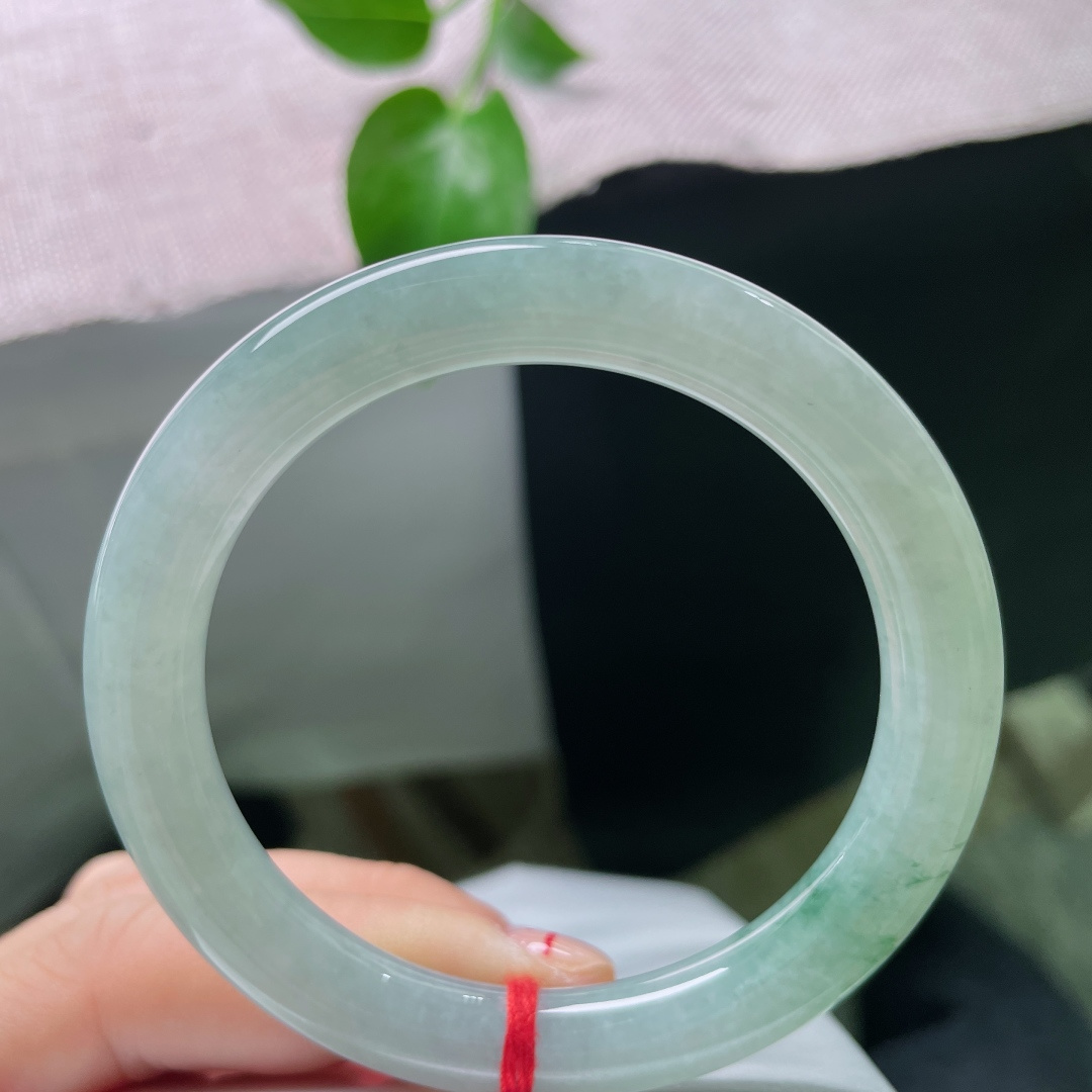 飘花圆条，水润细腻，悠悠的云里有淡淡的诗，贵气，无裂，ss53078a
