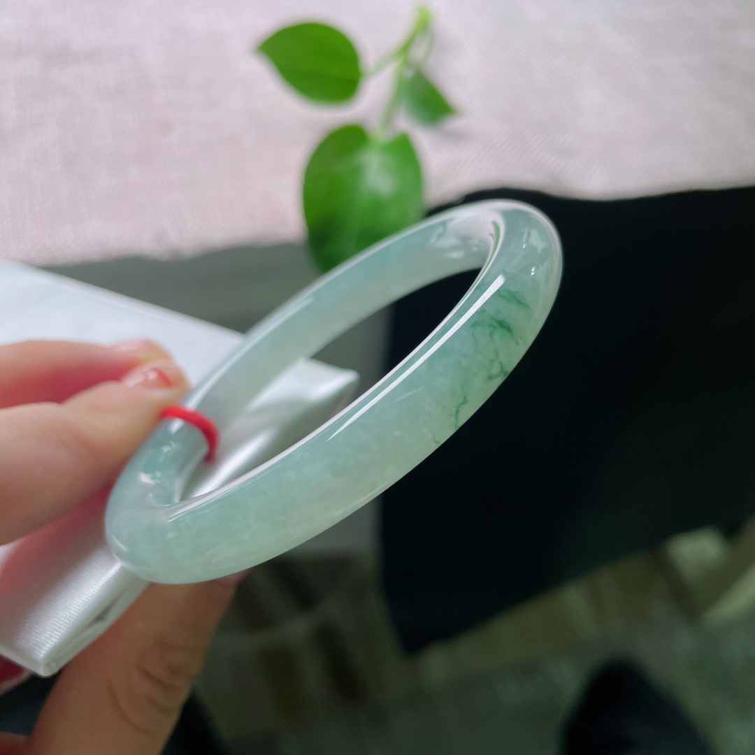 飘花圆条，水润细腻，悠悠的云里有淡淡的诗，贵气，无裂，ss53078a