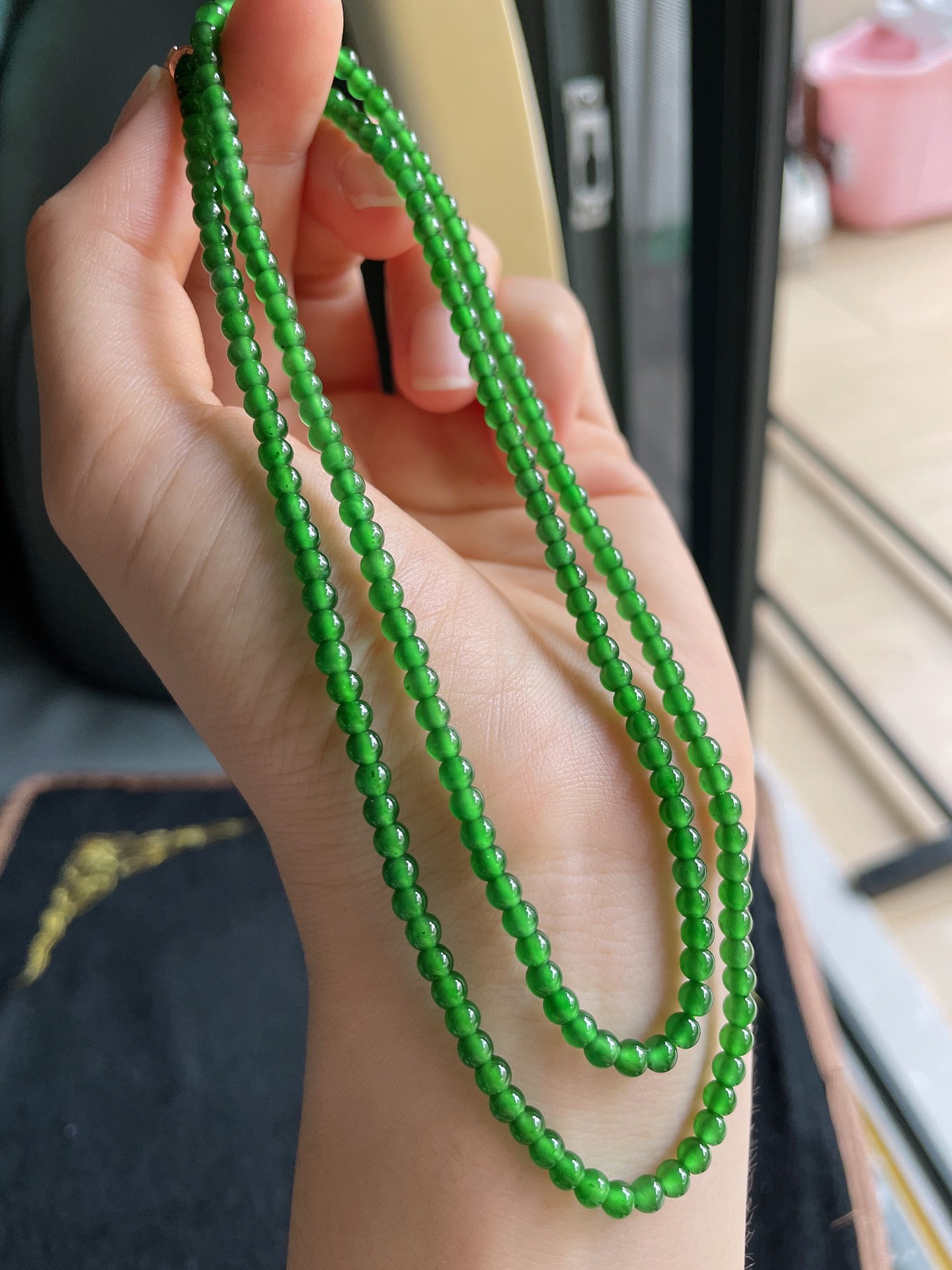 天然翡翠A货，冰满绿小米珠珠链，尺寸：3.5mm182颗。-1078