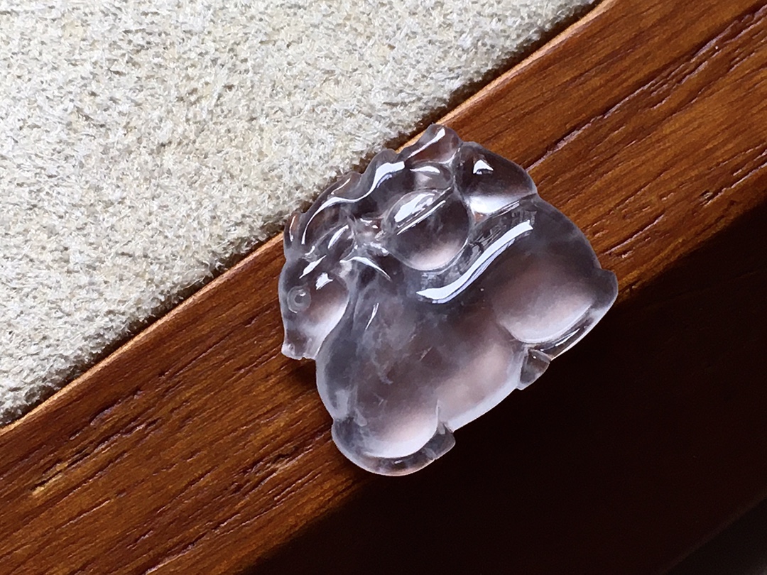 ️ 玻璃种麋鹿 冰透感十足，白皙透亮，尺寸12.8*15*3