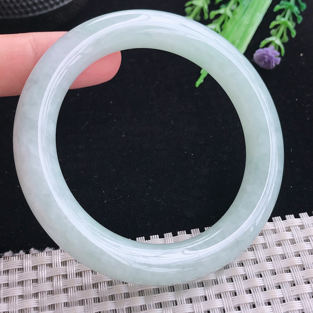 实拍A货翡翠56.5/10.8/10.6老坑冰润起胶飘花圆条手镯平安镯翡翠玉镯美人镯