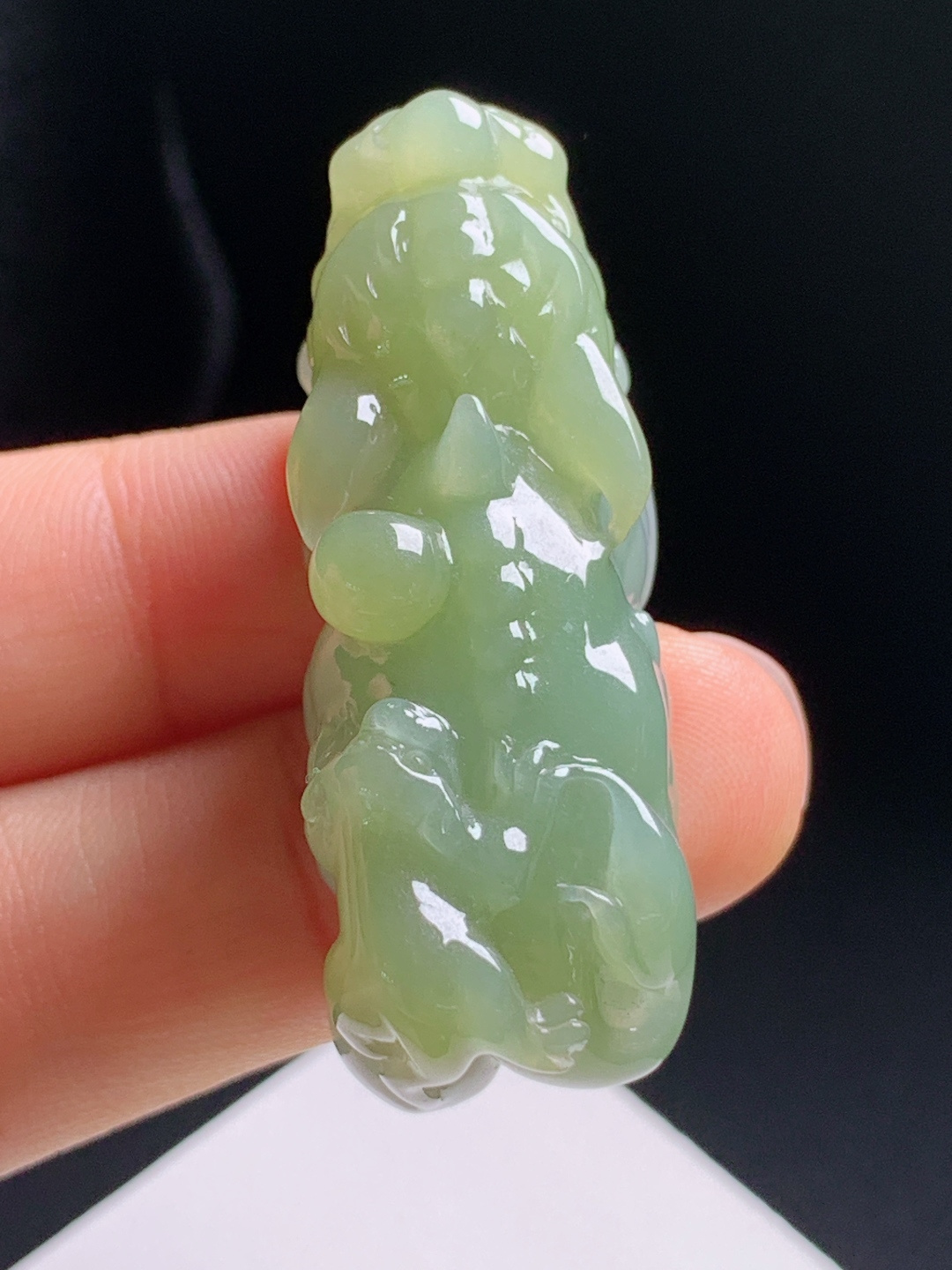 黄翡貔貅，立体满工雕刻饱满油润，吞金守财寓意，手感温润随身好物